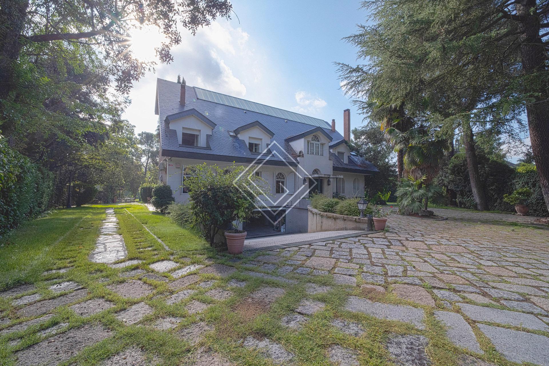 Casa Independiente con piscina y pádel en la Florida 