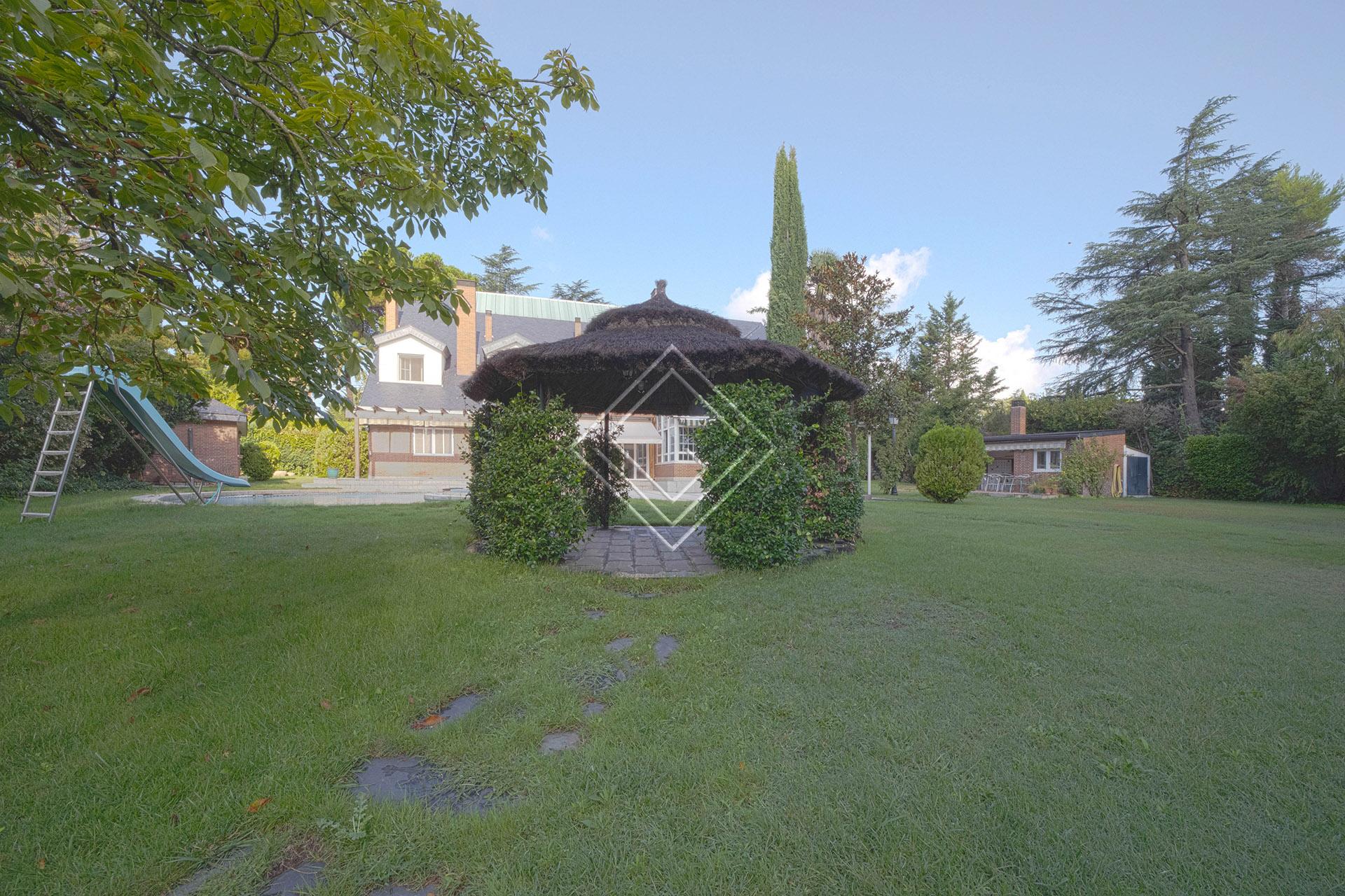 Casa Independiente con piscina y pádel en la Florida 