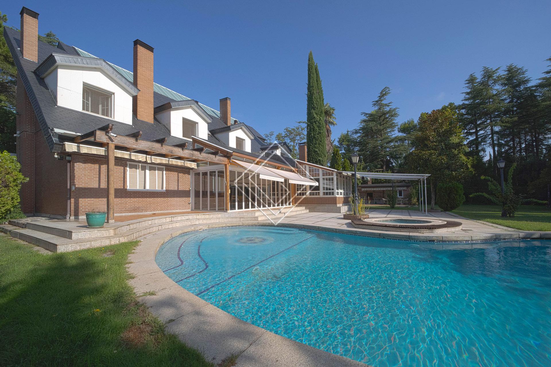 Casa Independiente con piscina y pádel en la Florida 