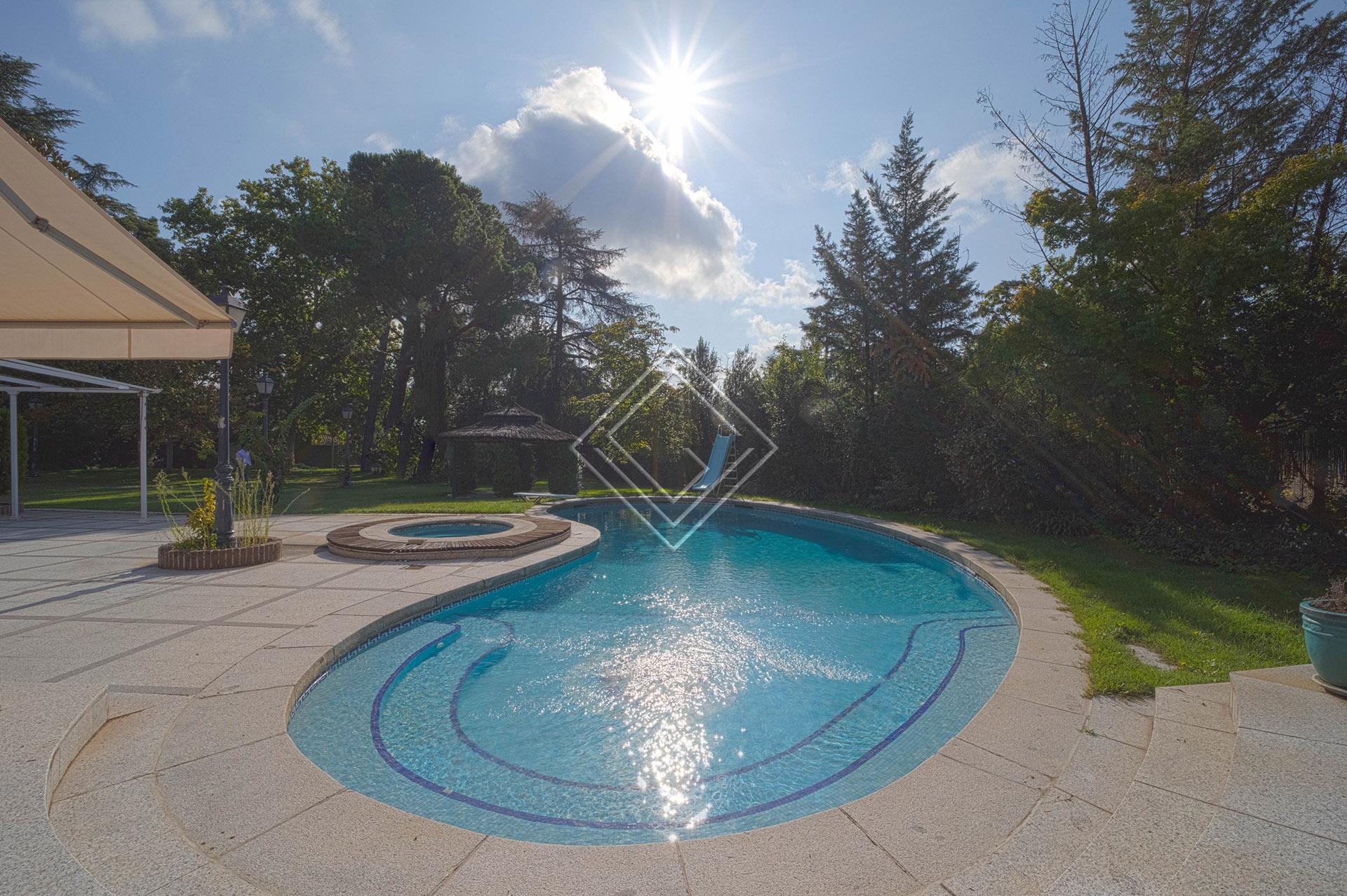 Casa Independiente con piscina y pádel en la Florida 