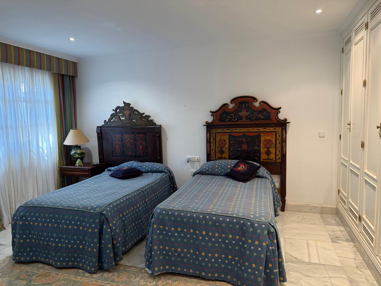 Casa independiente en parcela de 1600 m en la mejor zona de Vistahermosa 