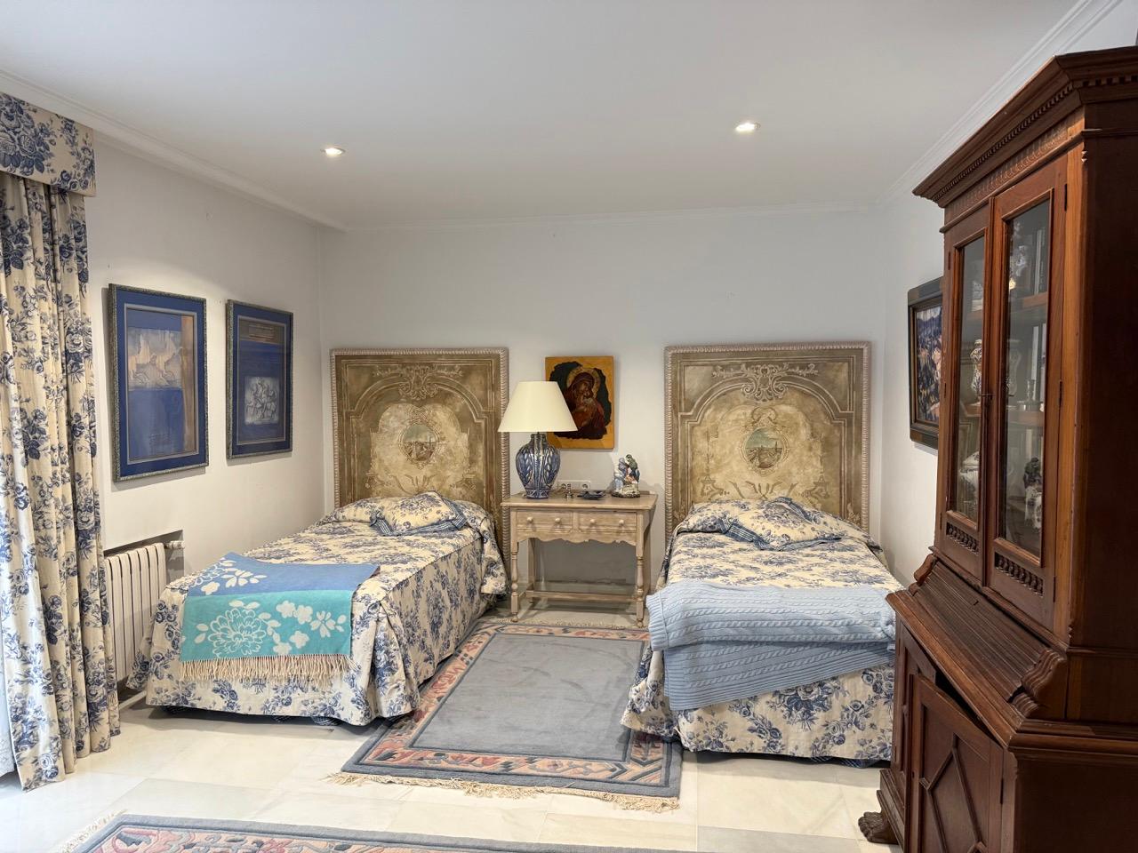 Casa independiente en parcela de 1600 m en la mejor zona de Vistahermosa 