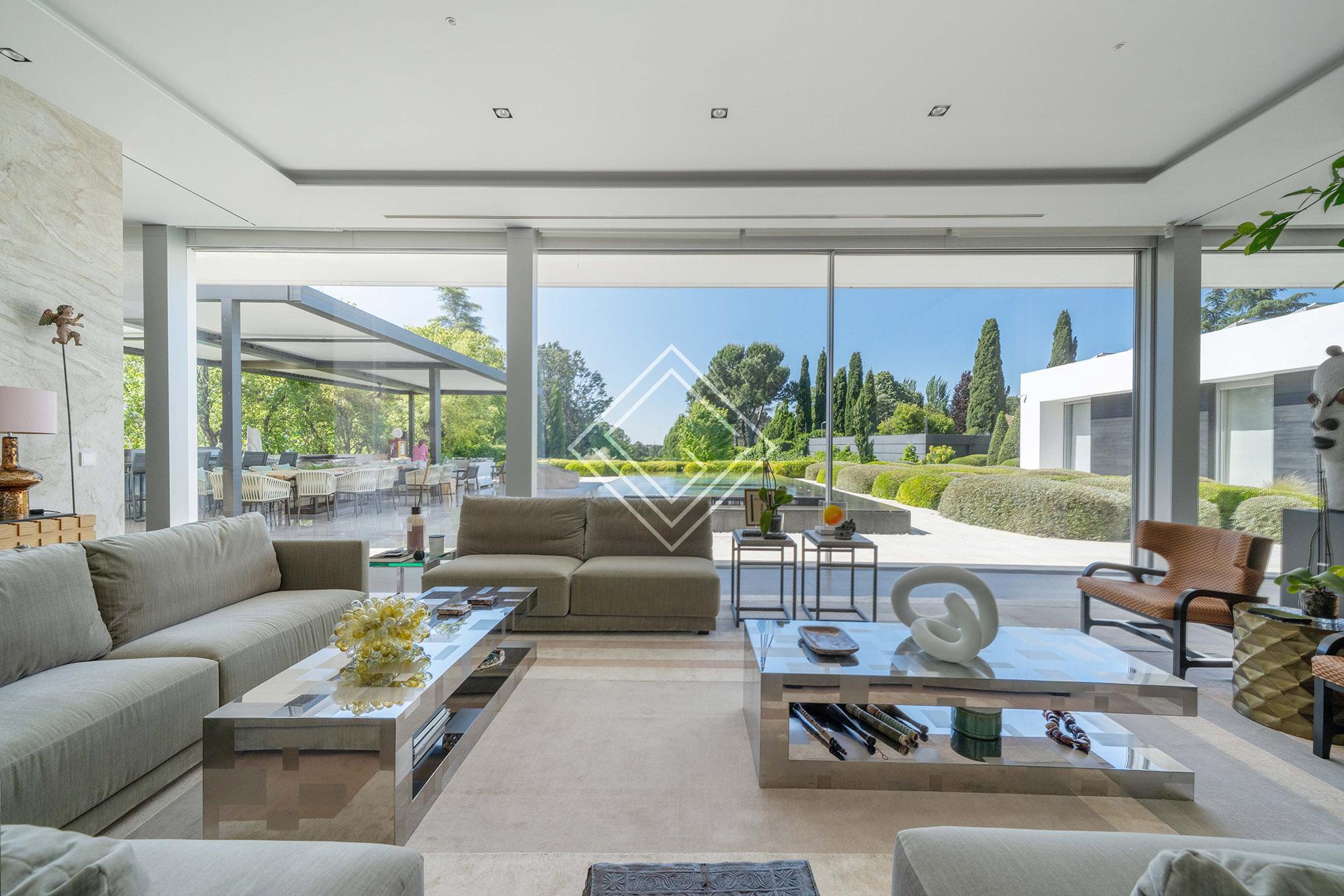 Espectacular casa amueblada en primera linea de golf con 3200 metros de parcela y privacidad absoluta