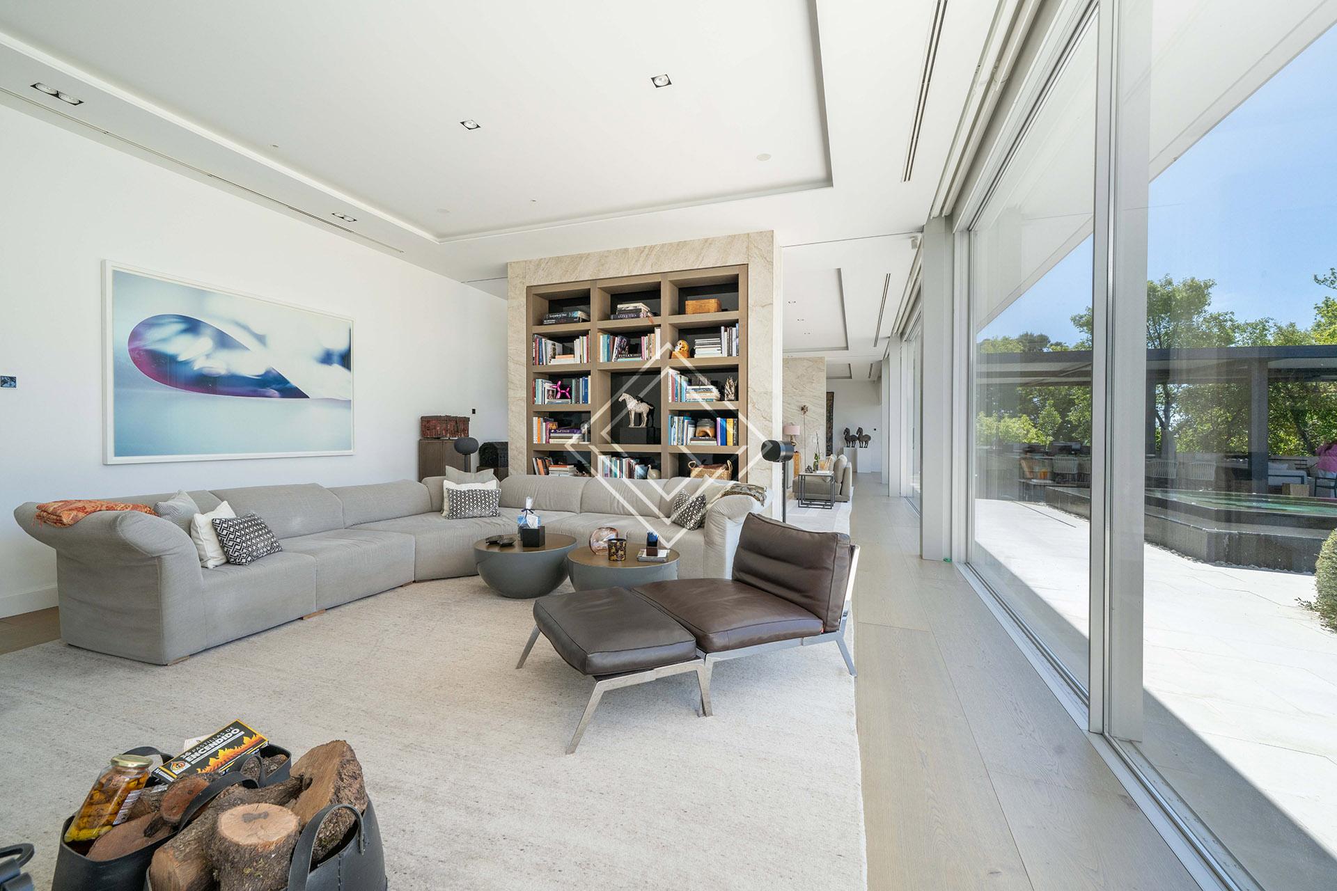 Espectacular casa amueblada en primera linea de golf con 3200 metros de parcela y privacidad absoluta
