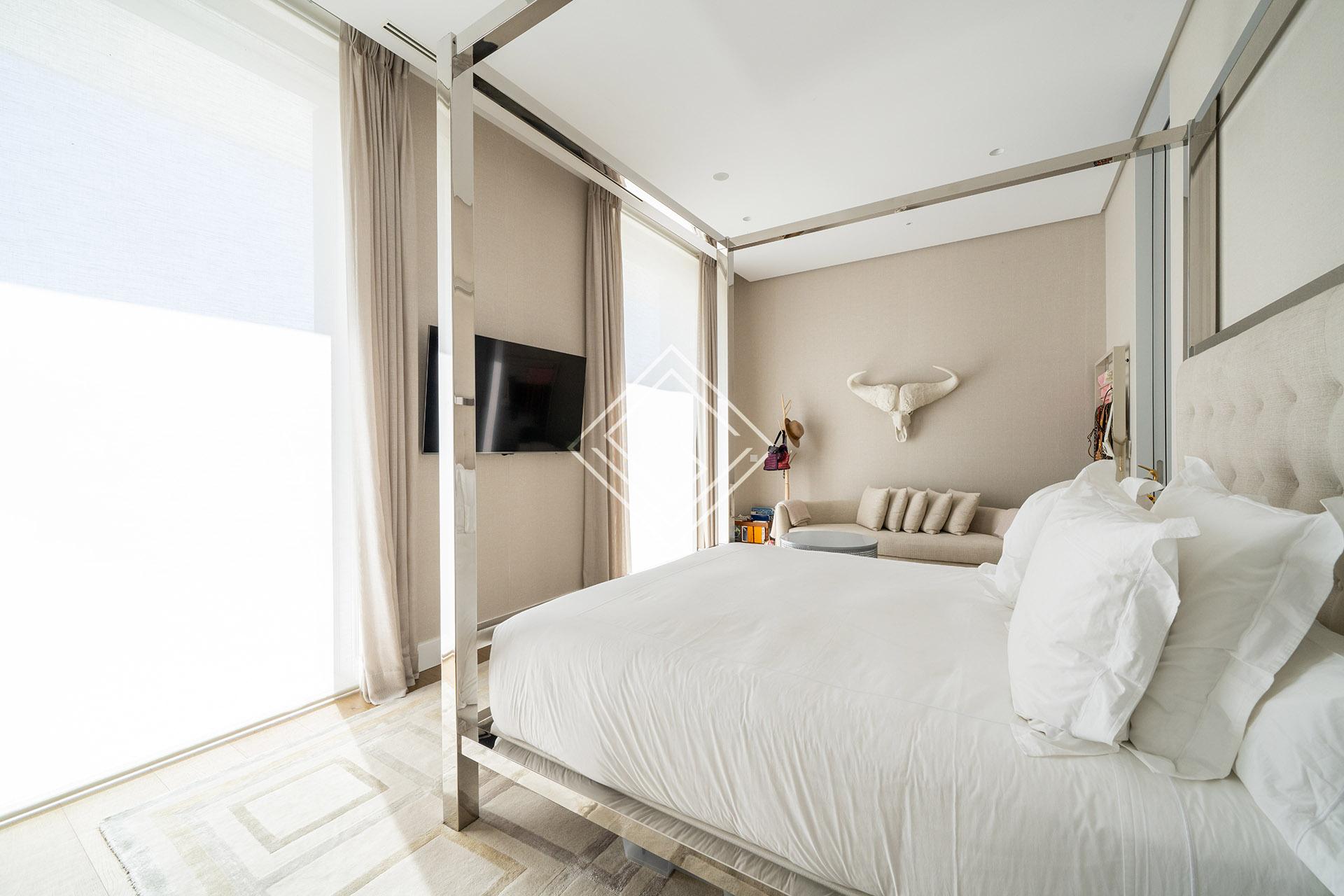 Espectacular casa amueblada en primera linea de golf con 3200 metros de parcela y privacidad absoluta
