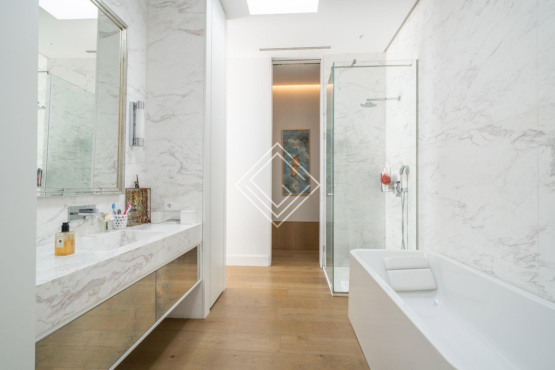 Espectacular casa amueblada en primera linea de golf con 3200 metros de parcela y privacidad absoluta