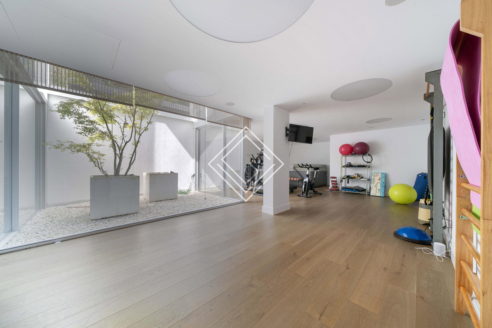 Espectacular casa amueblada en primera linea de golf con 3200 metros de parcela y privacidad absoluta