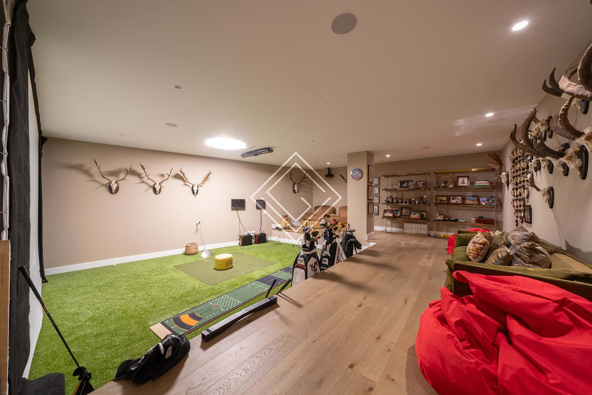 Espectacular casa amueblada en primera linea de golf con 3200 metros de parcela y privacidad absoluta