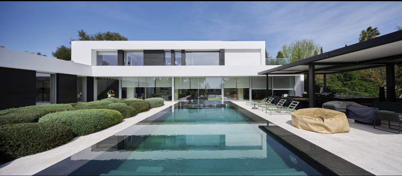 Espectacular casa amueblada en primera linea de golf con 3200 metros de parcela y privacidad absoluta