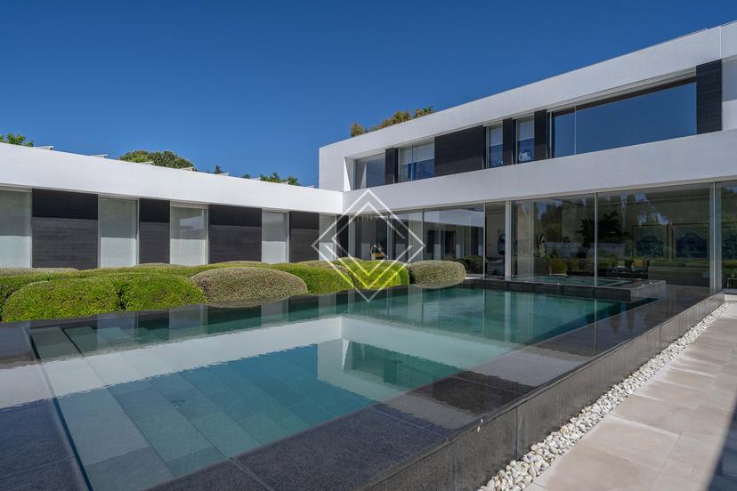 Espectacular casa amueblada en primera linea de golf con 3200 metros de parcela y privacidad absoluta