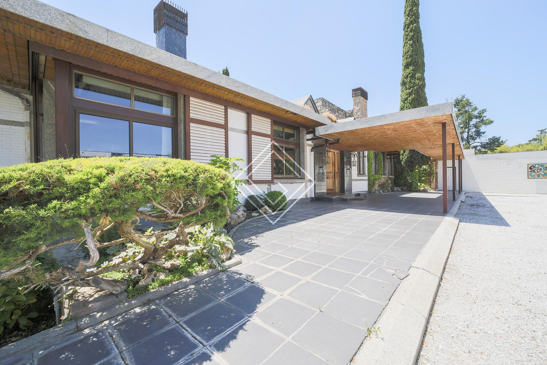 Casa en parcela de hectárea en cota alta con impresionantes vistas y en fondo de saco