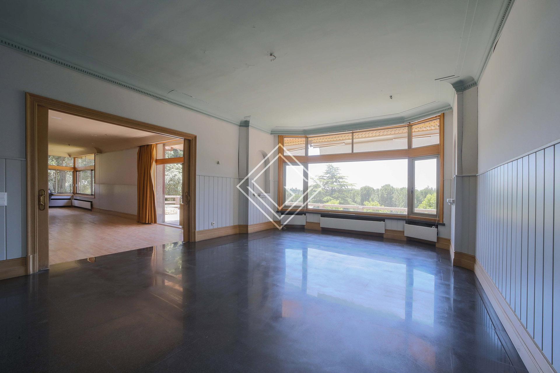 Casa en parcela de hectárea en cota alta con impresionantes vistas y en fondo de saco