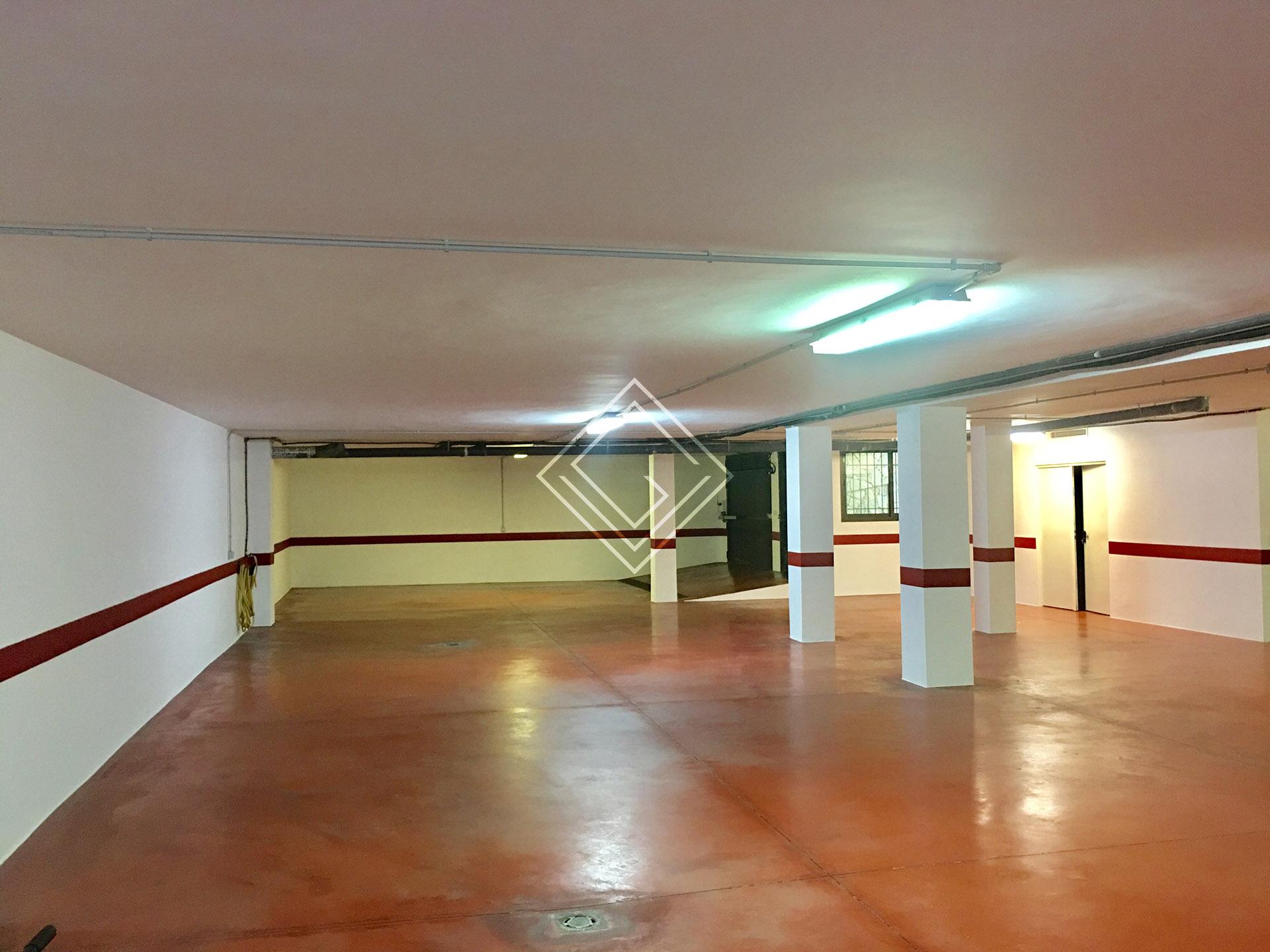 Villa de lujo en primera línea de golf en Río Real – Marbella