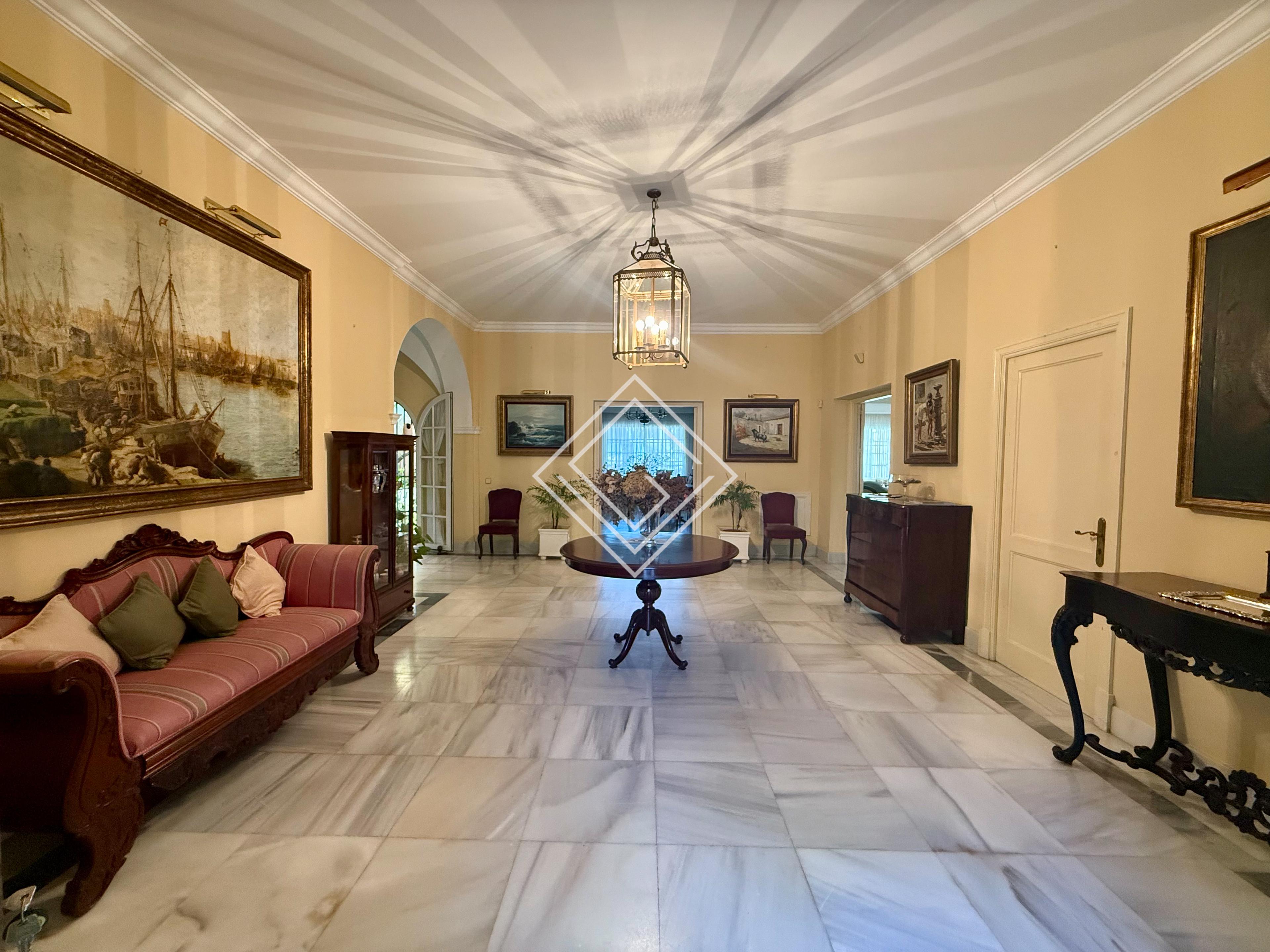 Casa de estilo clásico en parcela de más de 3000 metros en Vistahermosa