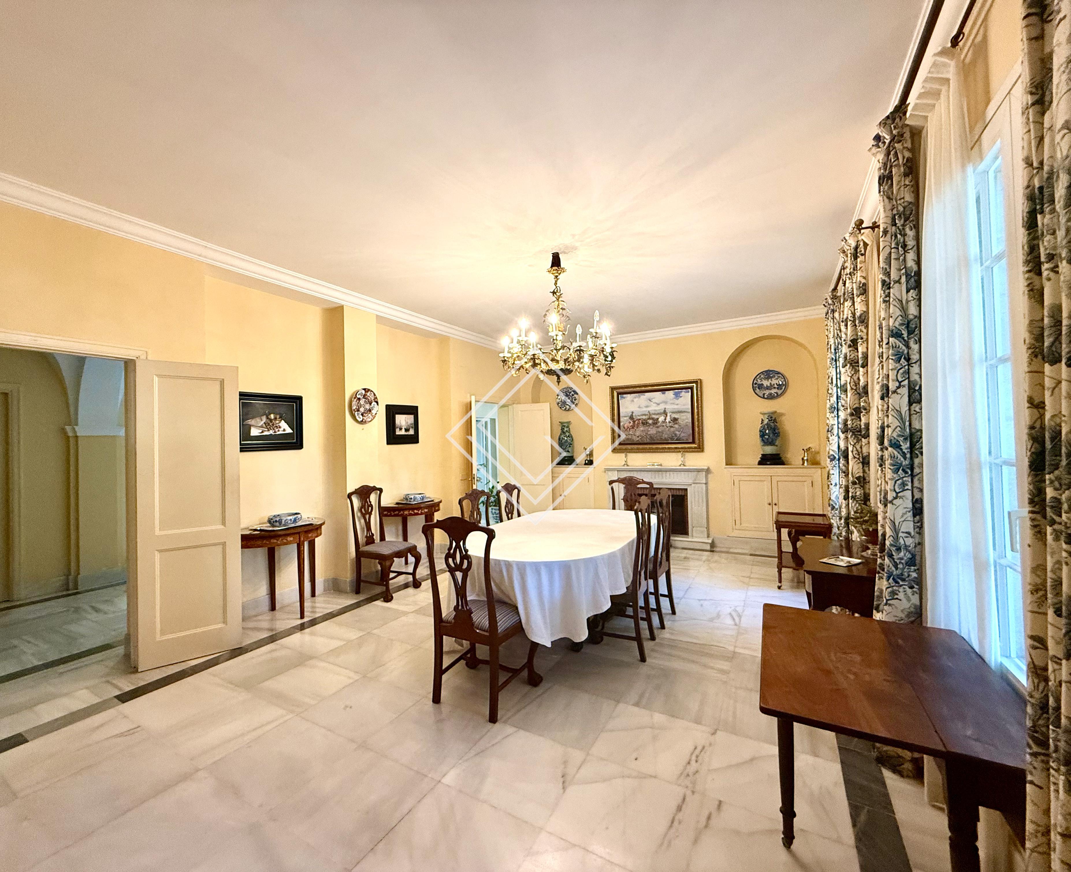 Casa de estilo clásico en parcela de más de 3000 metros en Vistahermosa