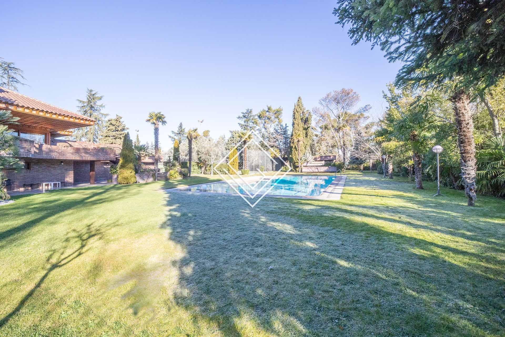 Fabulosa vivienda con espectacular jardín en La Florida