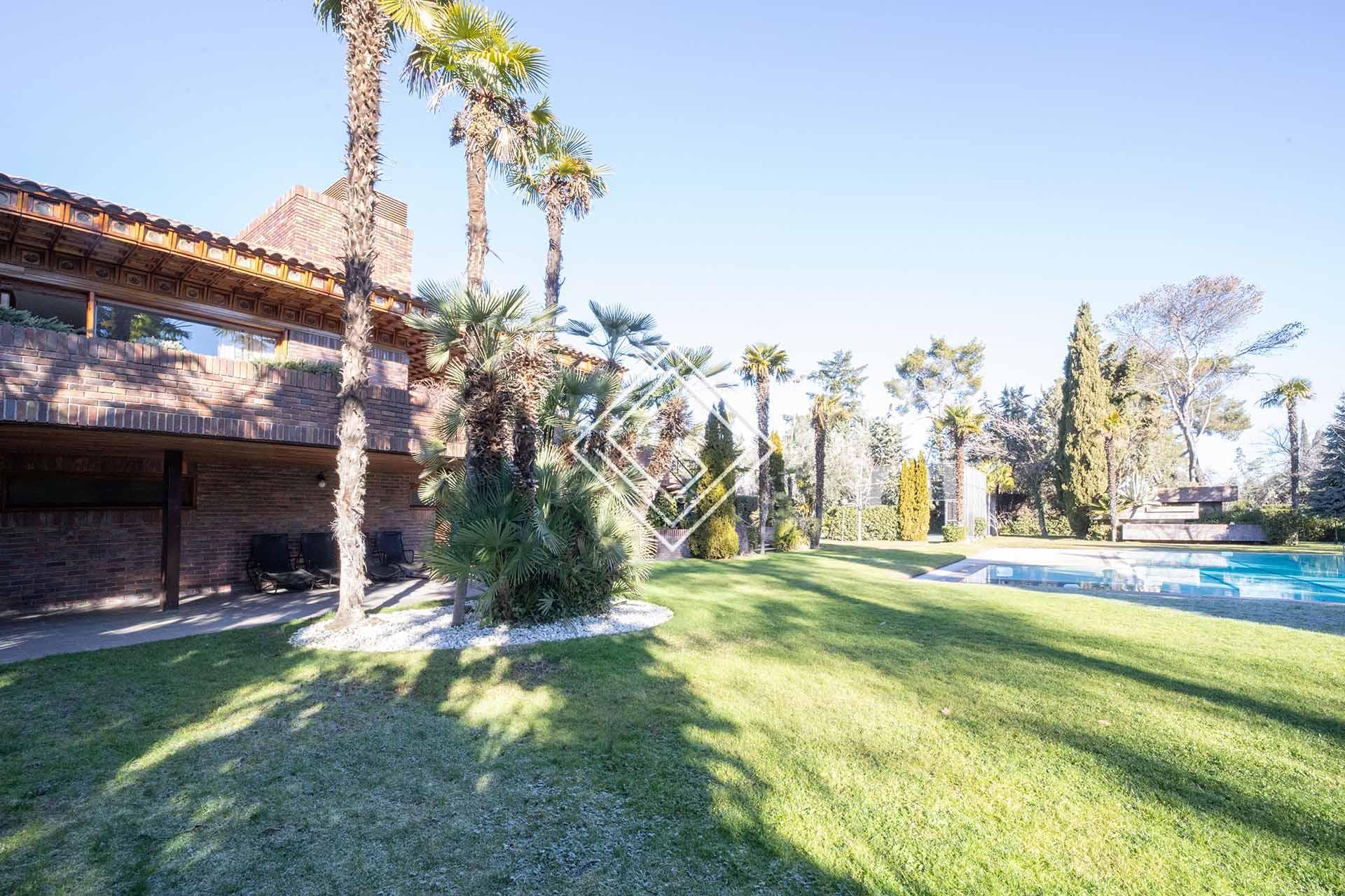 Fabulosa vivienda con espectacular jardín en La Florida