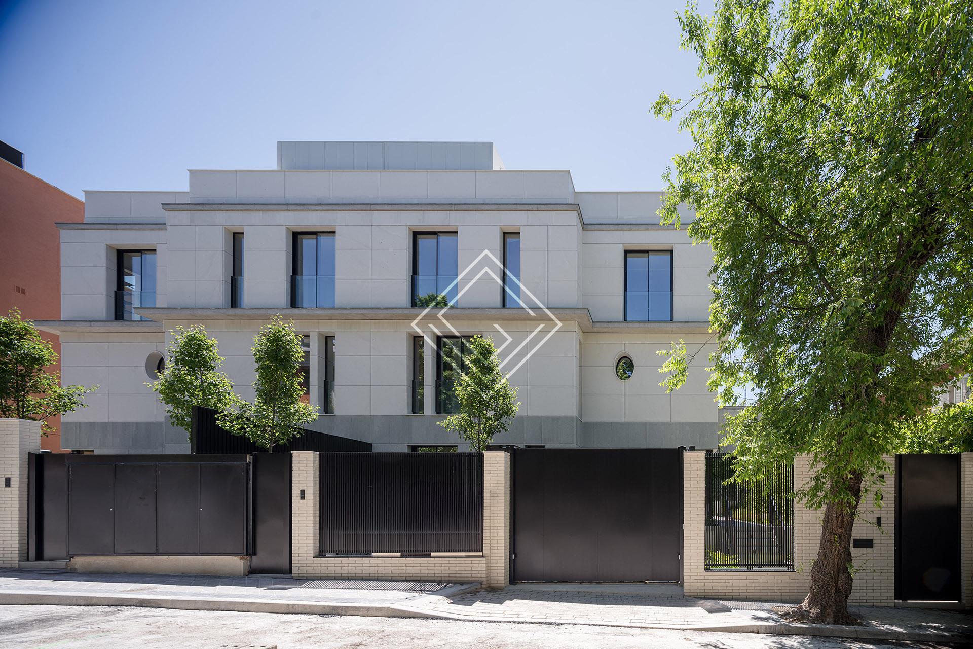 Espectacular pareado de nueva construcción en El Viso