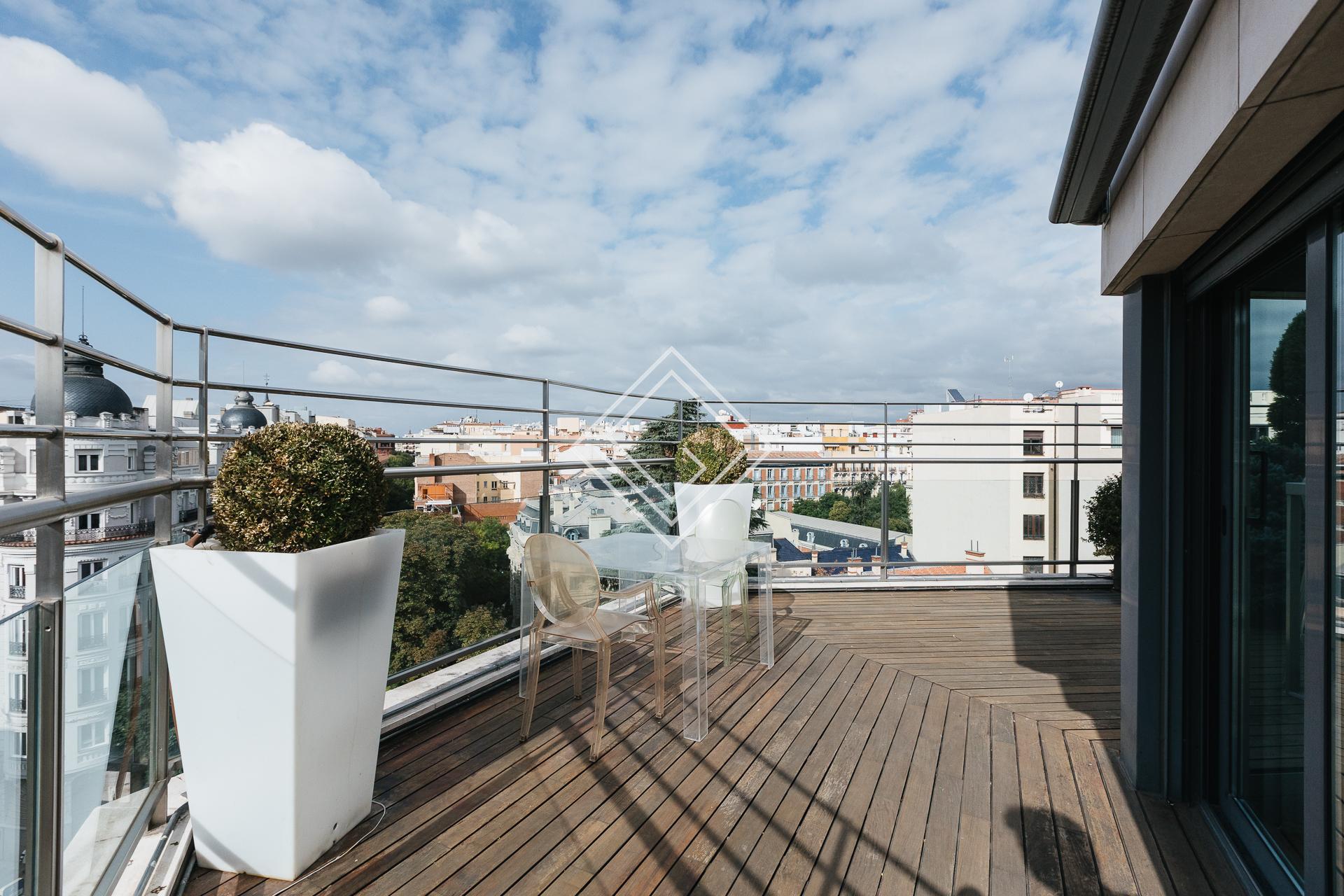 Espectacular duplex con terraza y piscina en Almagro