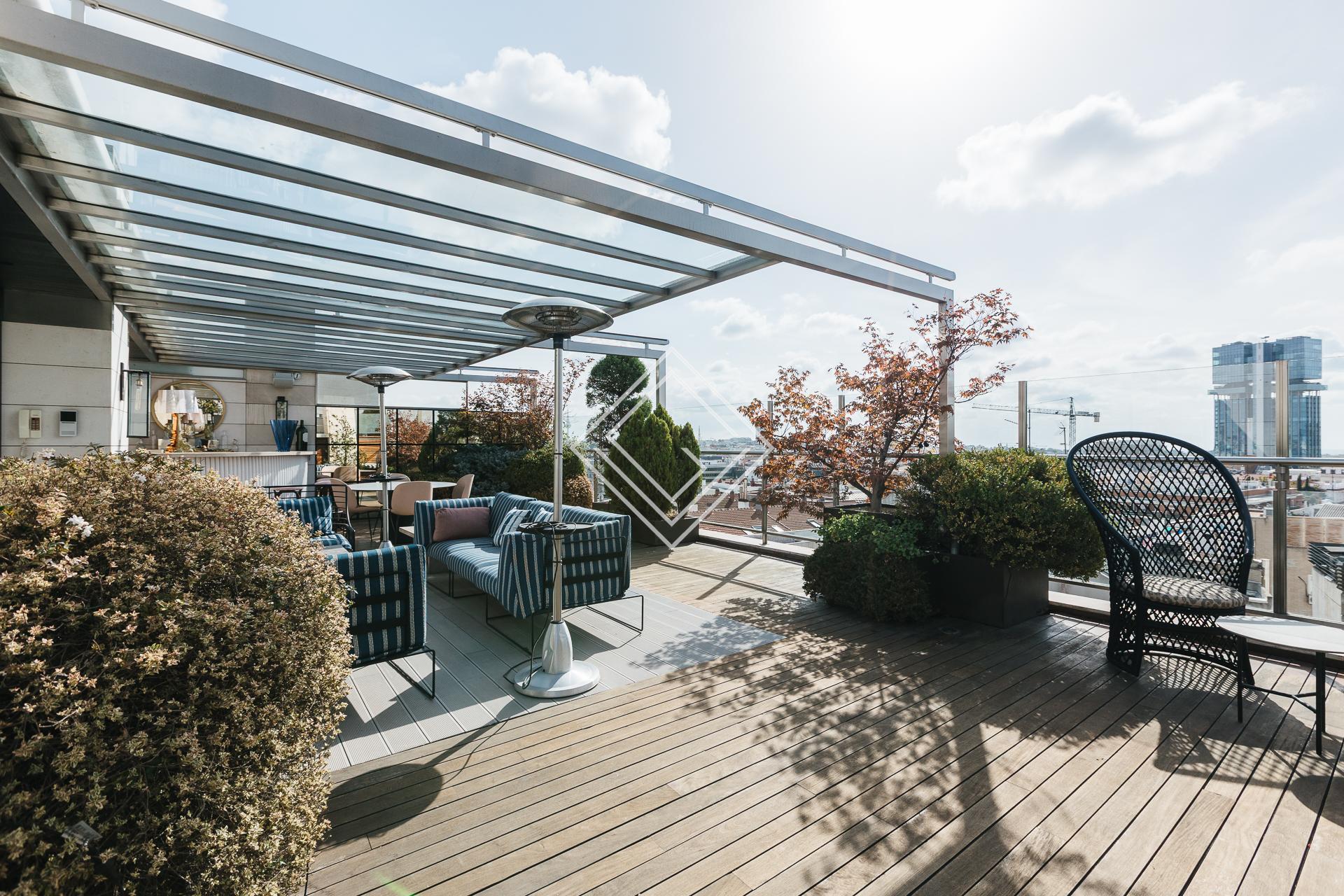 Espectacular duplex con terraza y piscina en Almagro