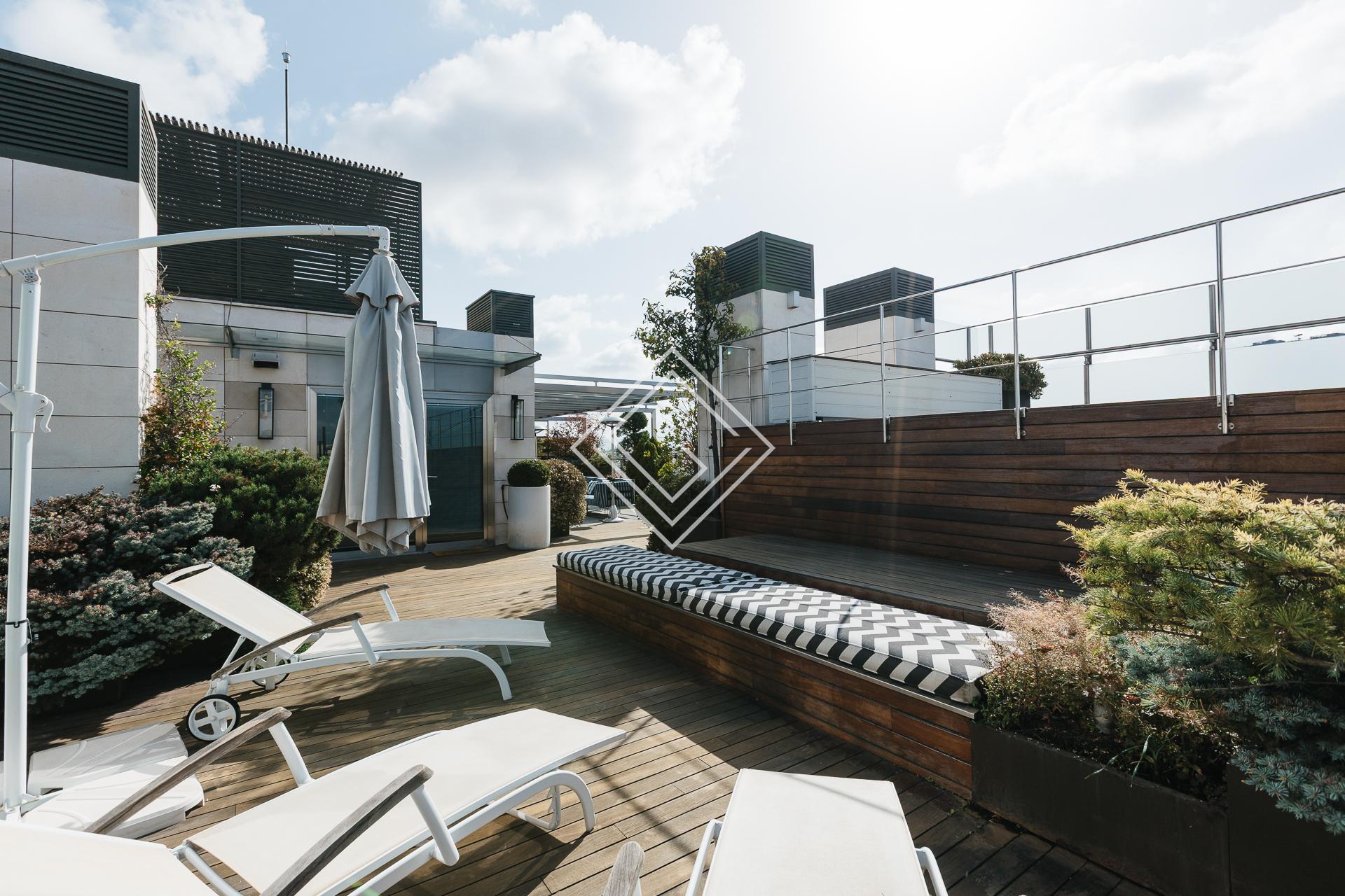 Espectacular duplex con terraza y piscina en Almagro