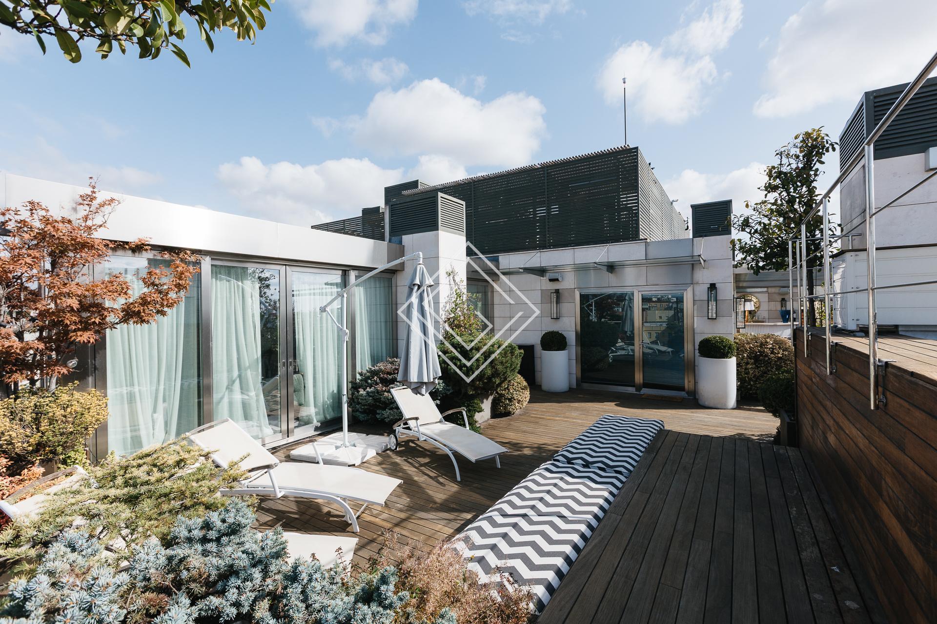 Espectacular duplex con terraza y piscina en Almagro