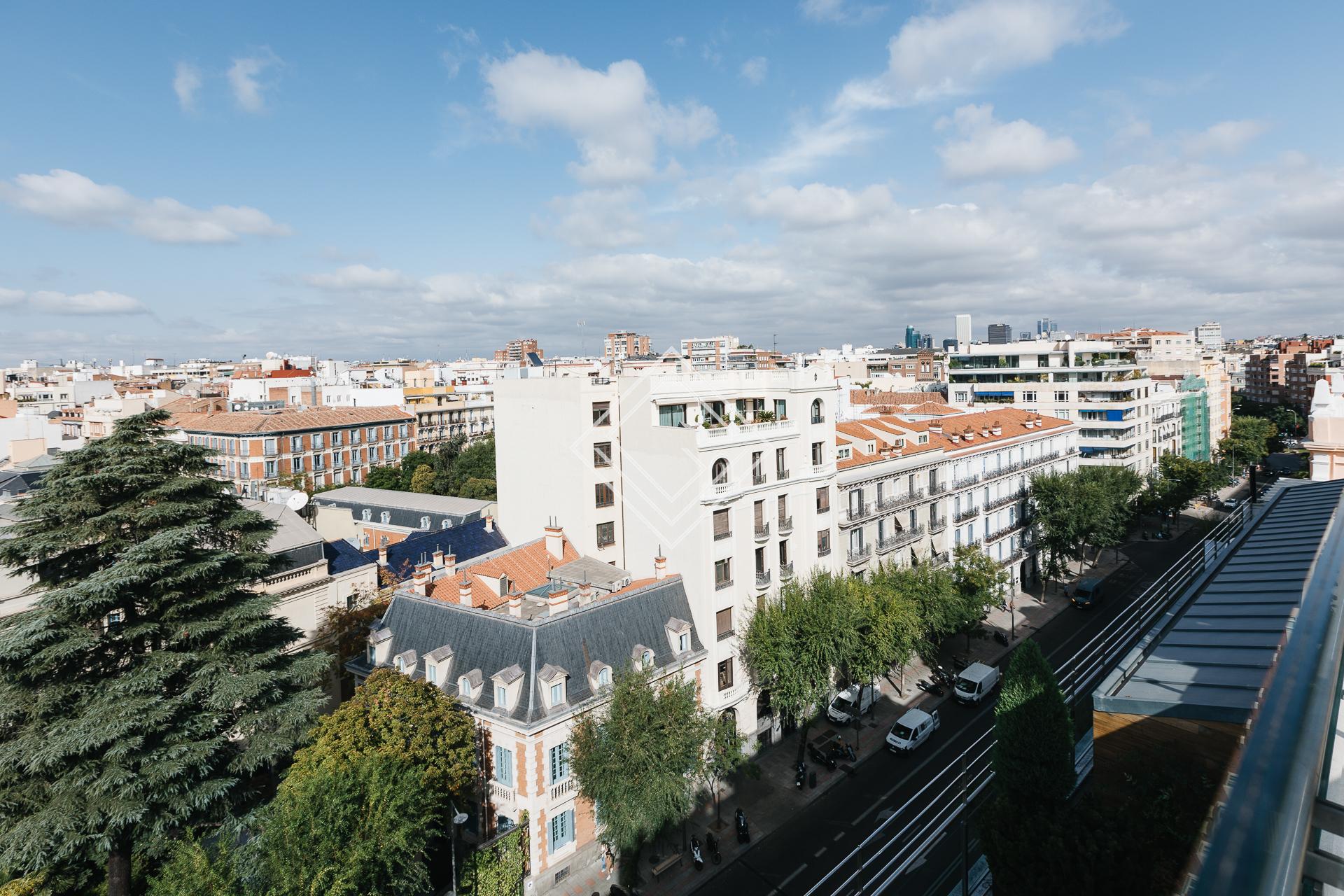 Espectacular duplex con terraza y piscina en Almagro