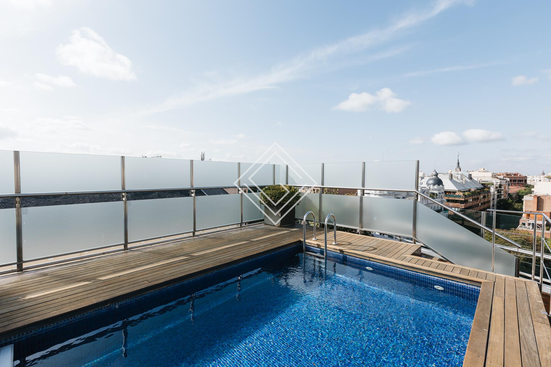 Espectacular duplex con terraza y piscina en Almagro