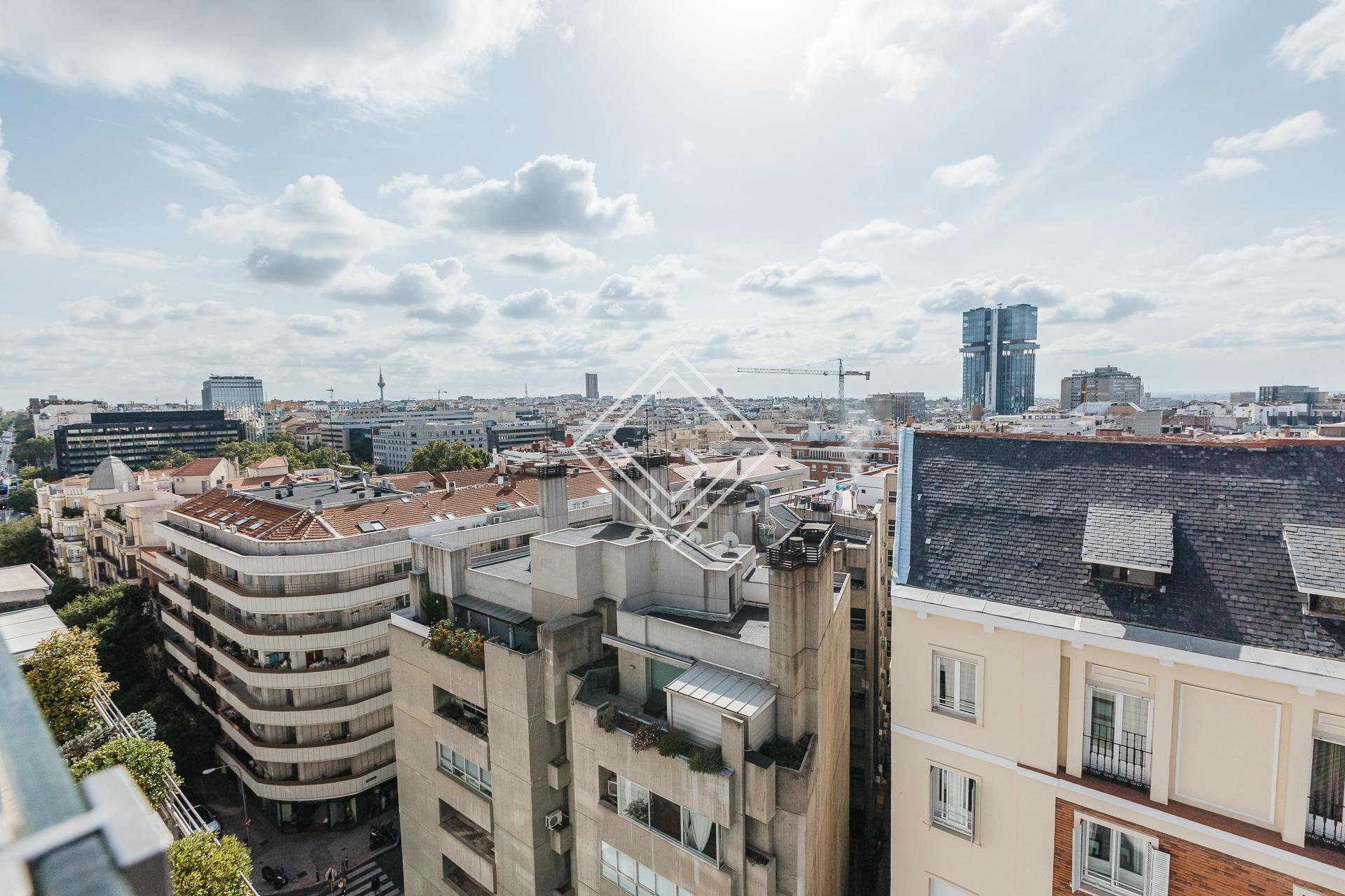 Espectacular duplex con terraza y piscina en Almagro