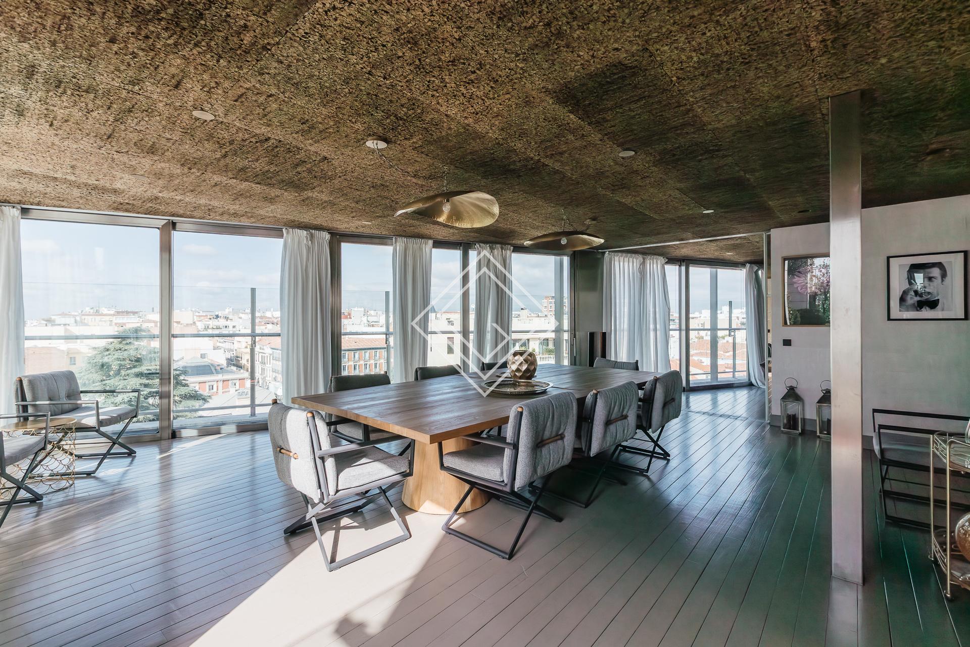 Espectacular duplex con terraza y piscina en Almagro