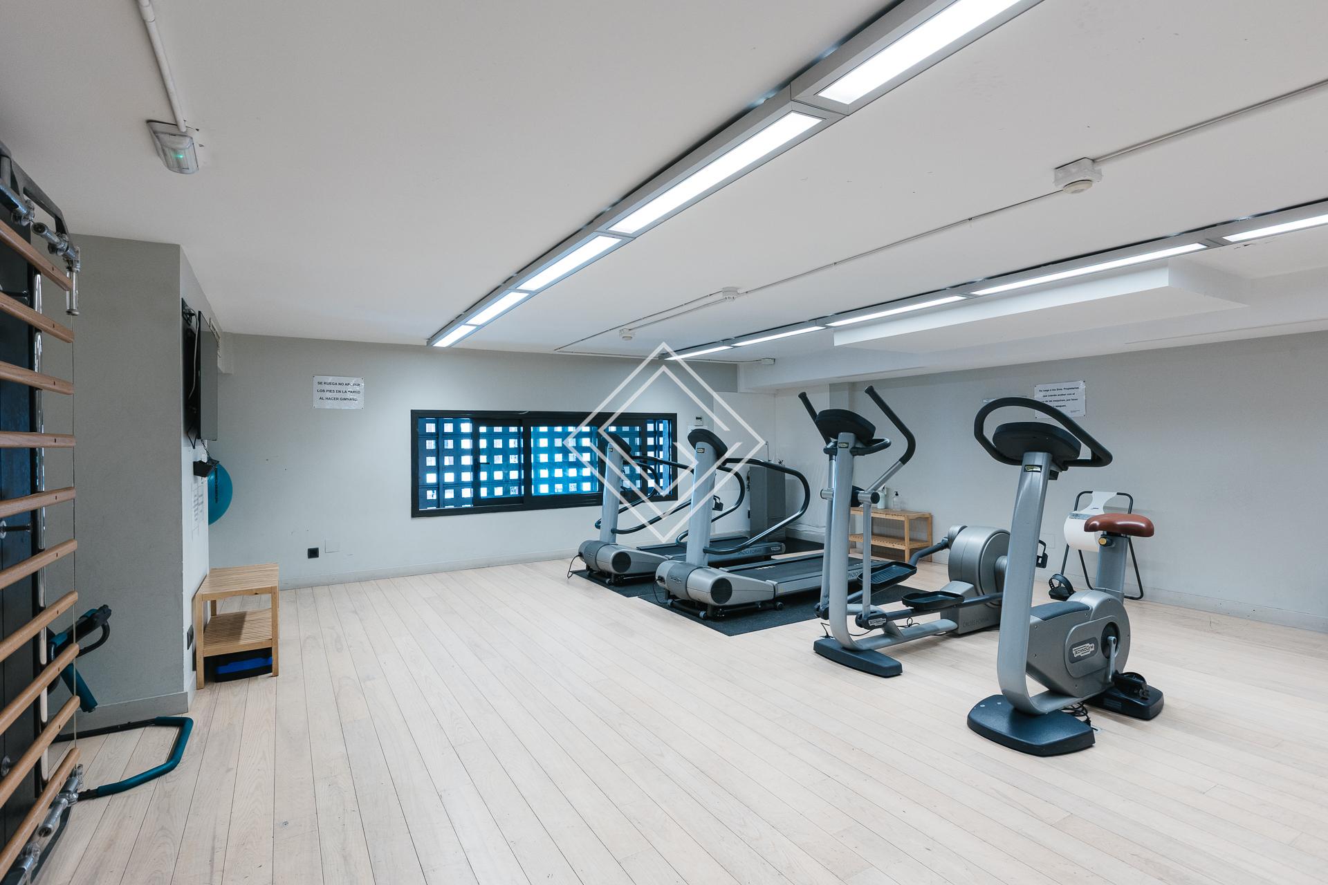 Espectacular duplex con terraza y piscina en Almagro