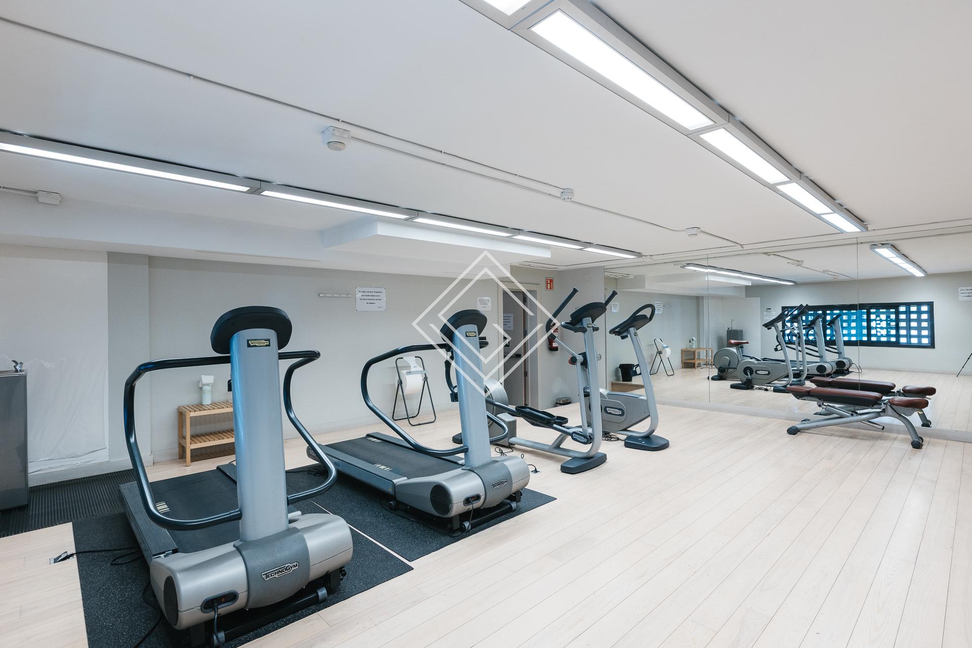 Espectacular duplex con terraza y piscina en Almagro