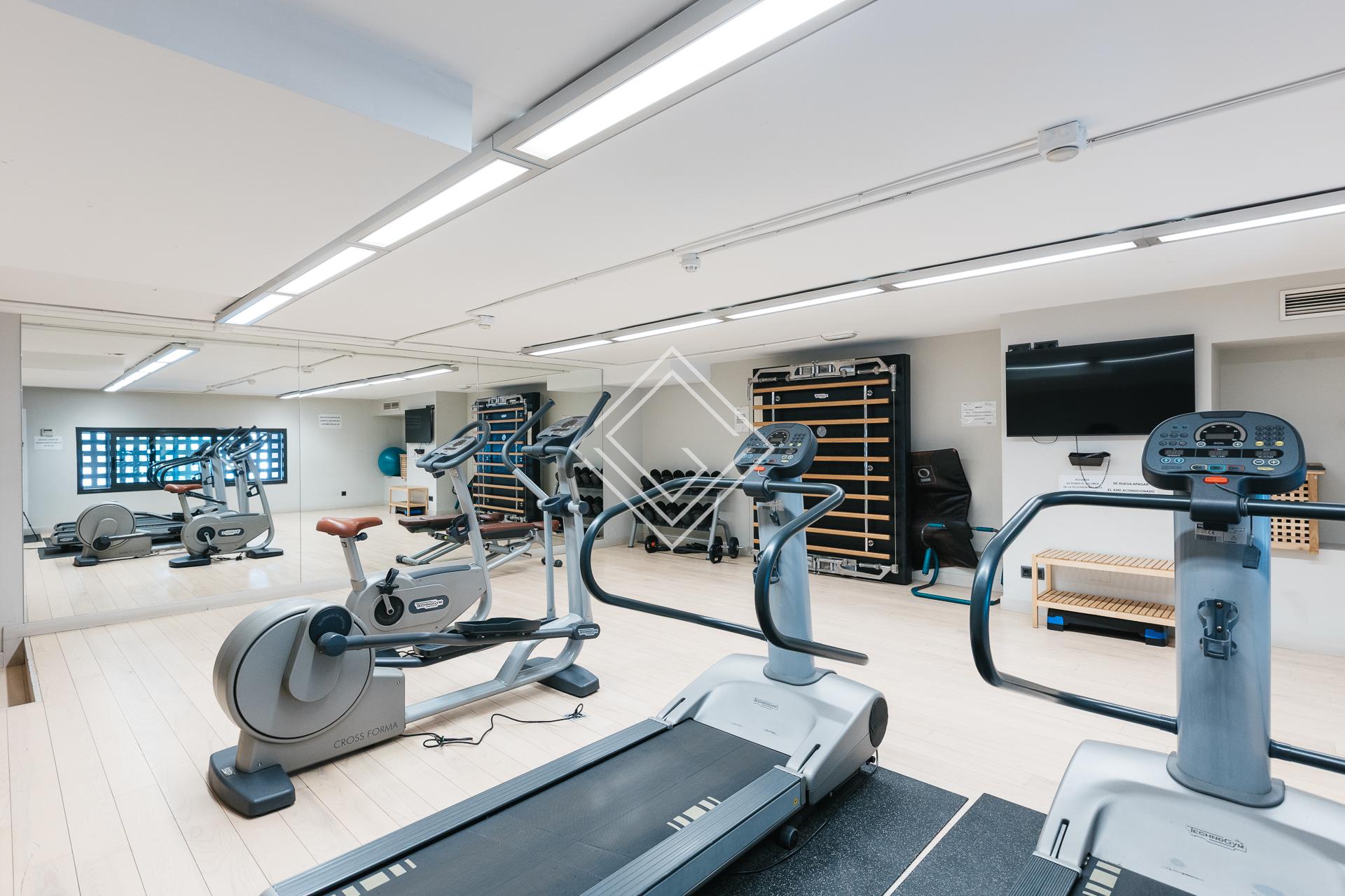 Espectacular duplex con terraza y piscina en Almagro