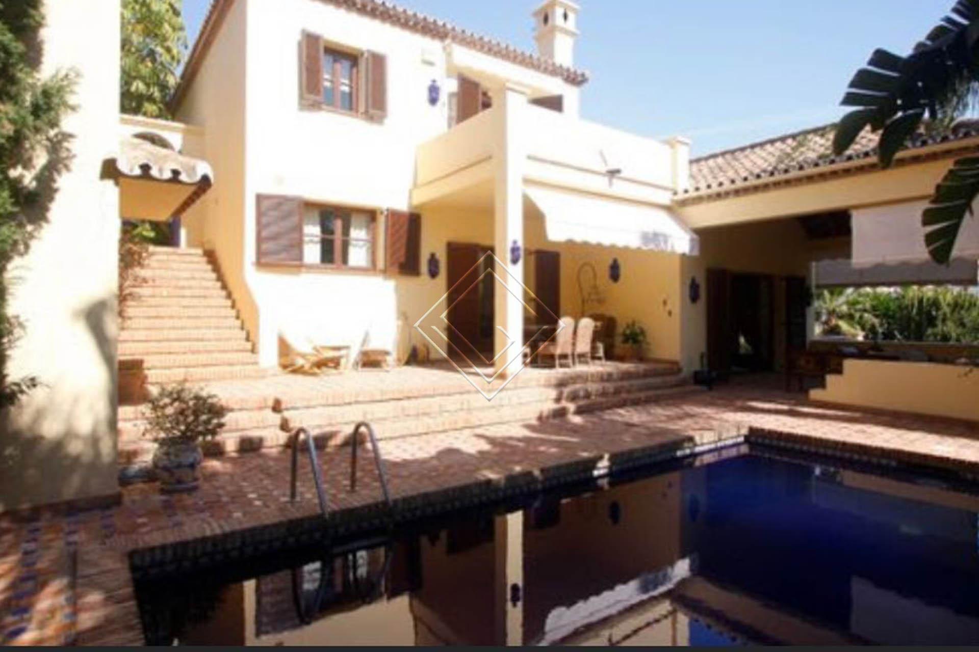 Parcela segregable en 2  en Las Lomas del Marbella Club