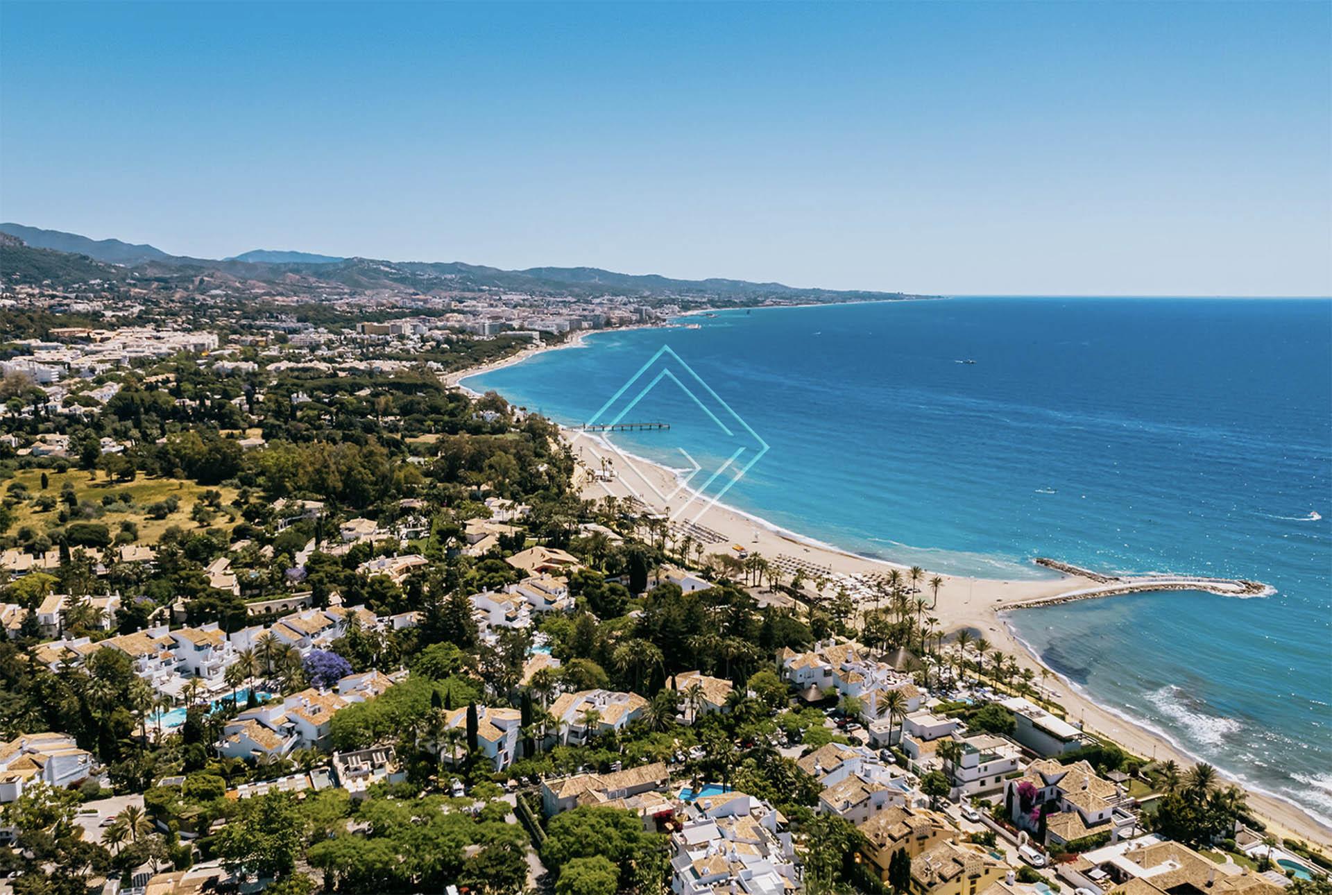 Parcela segregable en 2  en Las Lomas del Marbella Club