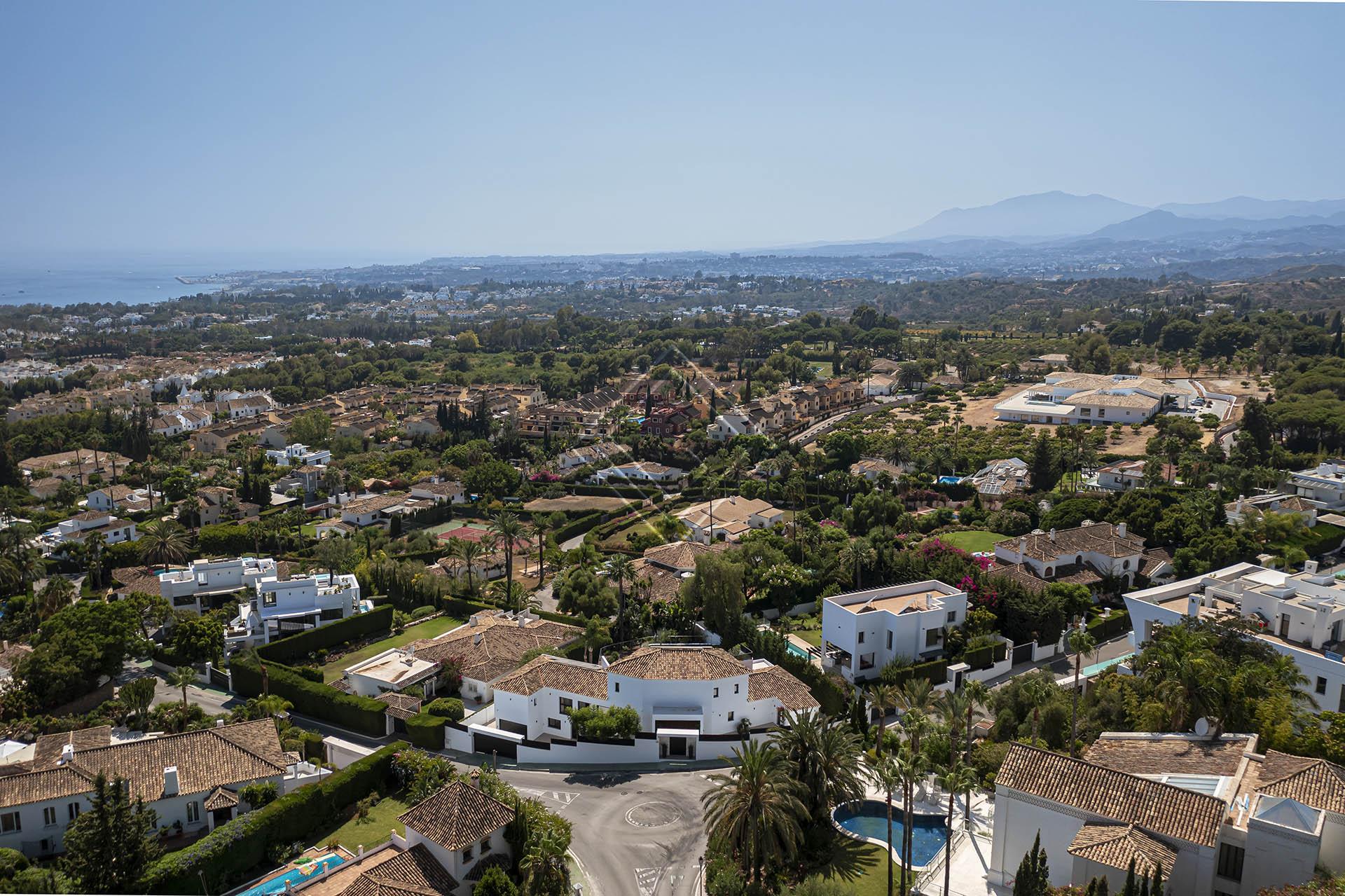 Villa reformada con vistas panorámicas al mar y una privacidad excepcional