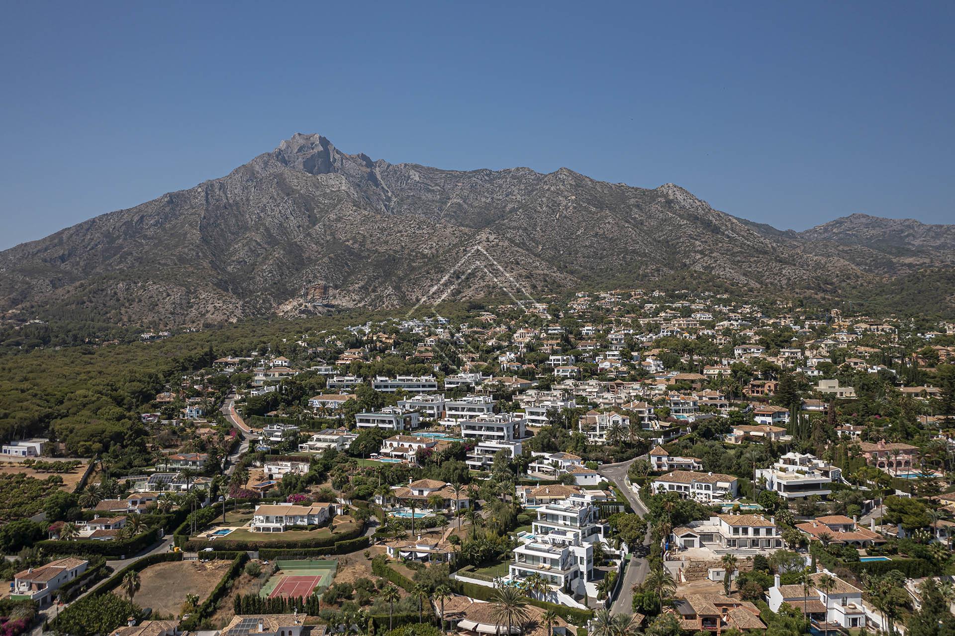 Villa reformada con vistas panorámicas al mar y una privacidad excepcional