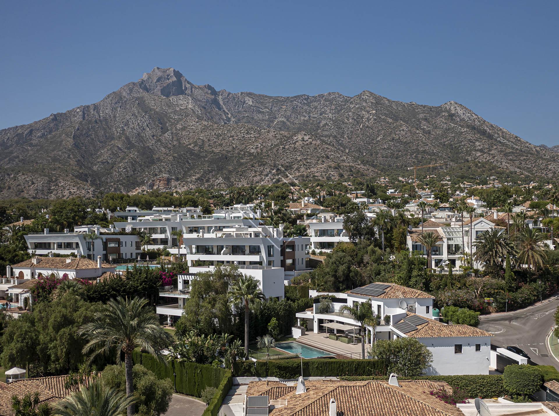 Villa reformada con vistas panorámicas al mar y una privacidad excepcional