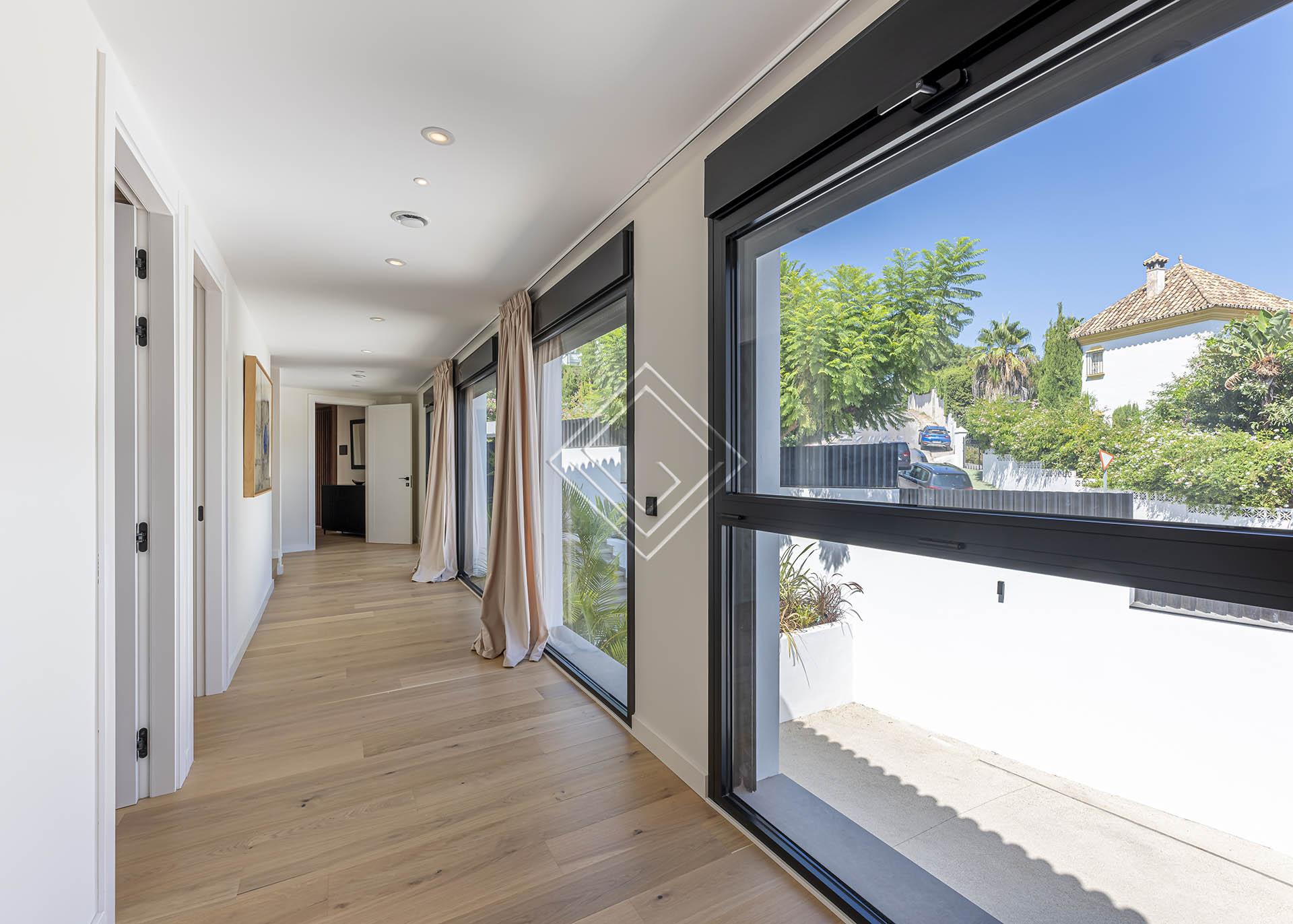 Villa reformada con vistas panorámicas al mar y una privacidad excepcional