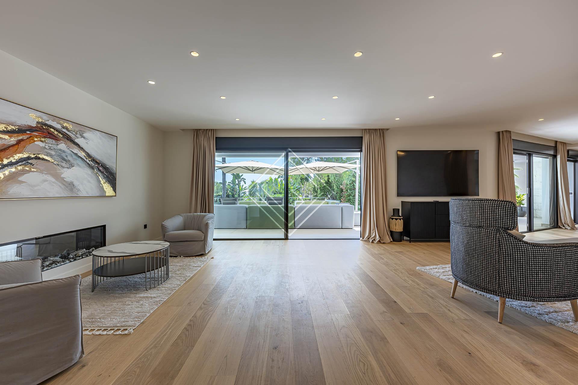 Villa reformada con vistas panorámicas al mar y una privacidad excepcional