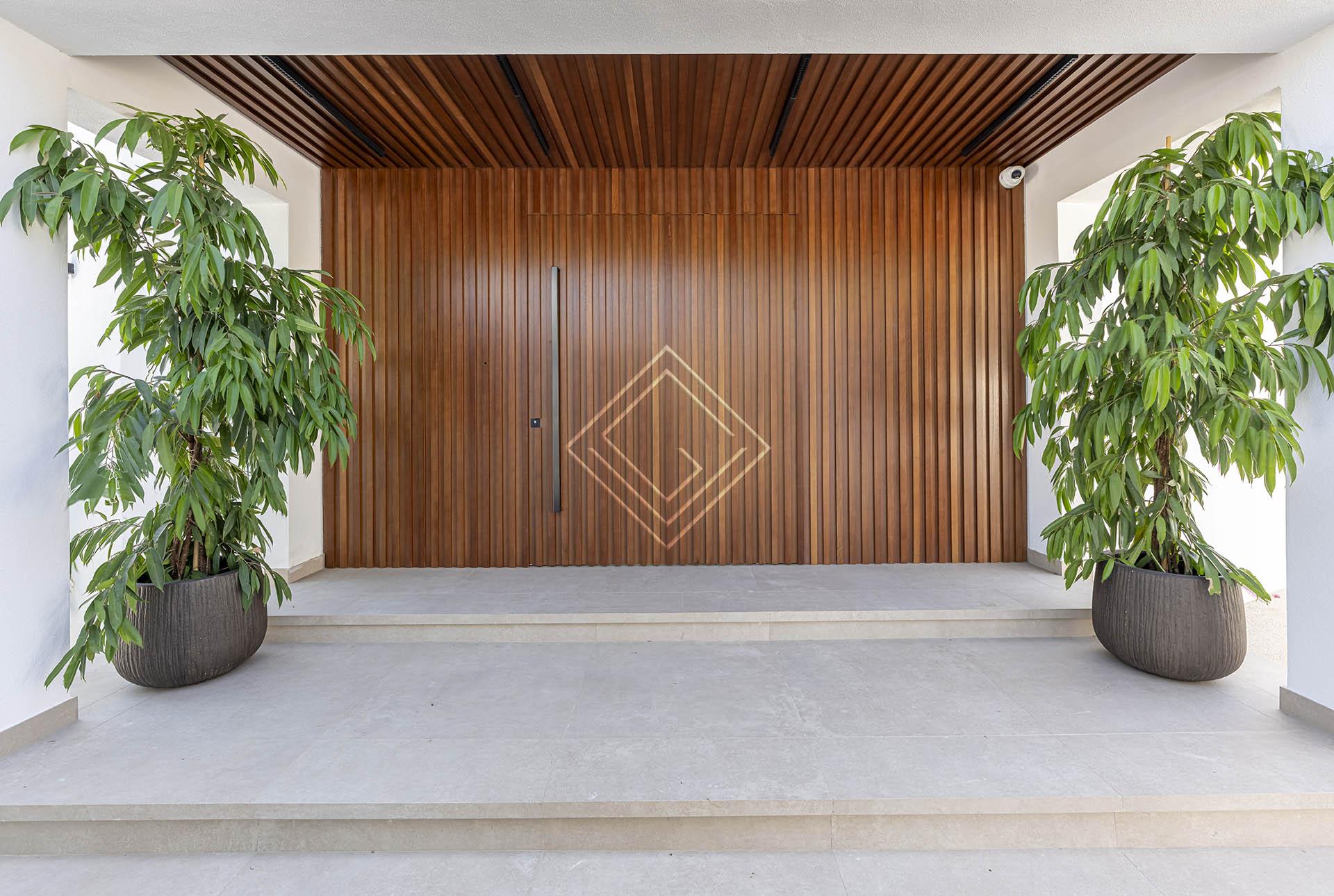 Villa reformada con vistas panorámicas al mar y una privacidad excepcional