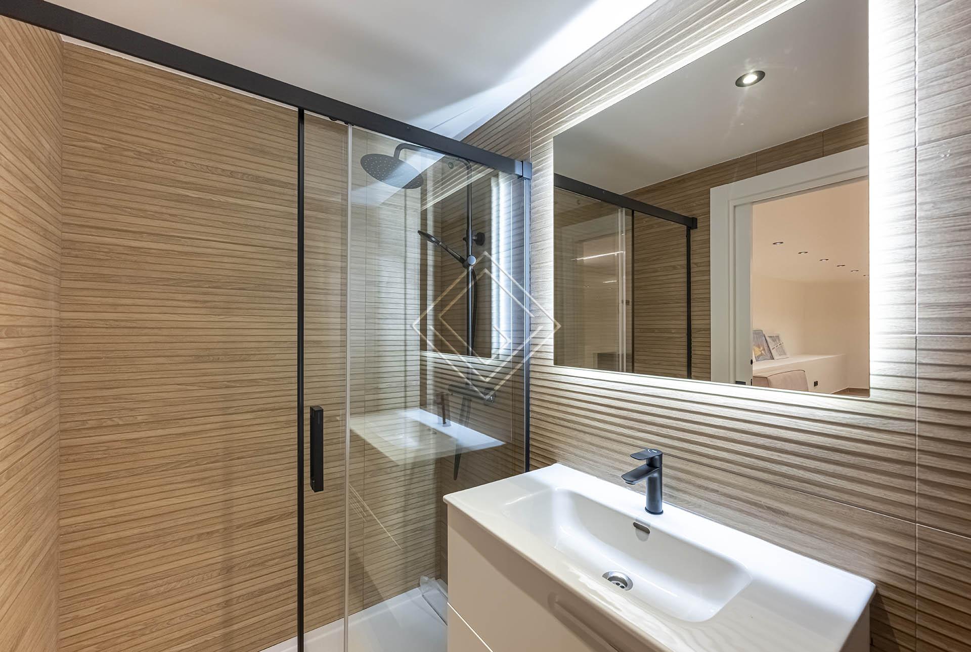 Villa reformada con vistas panorámicas al mar y una privacidad excepcional