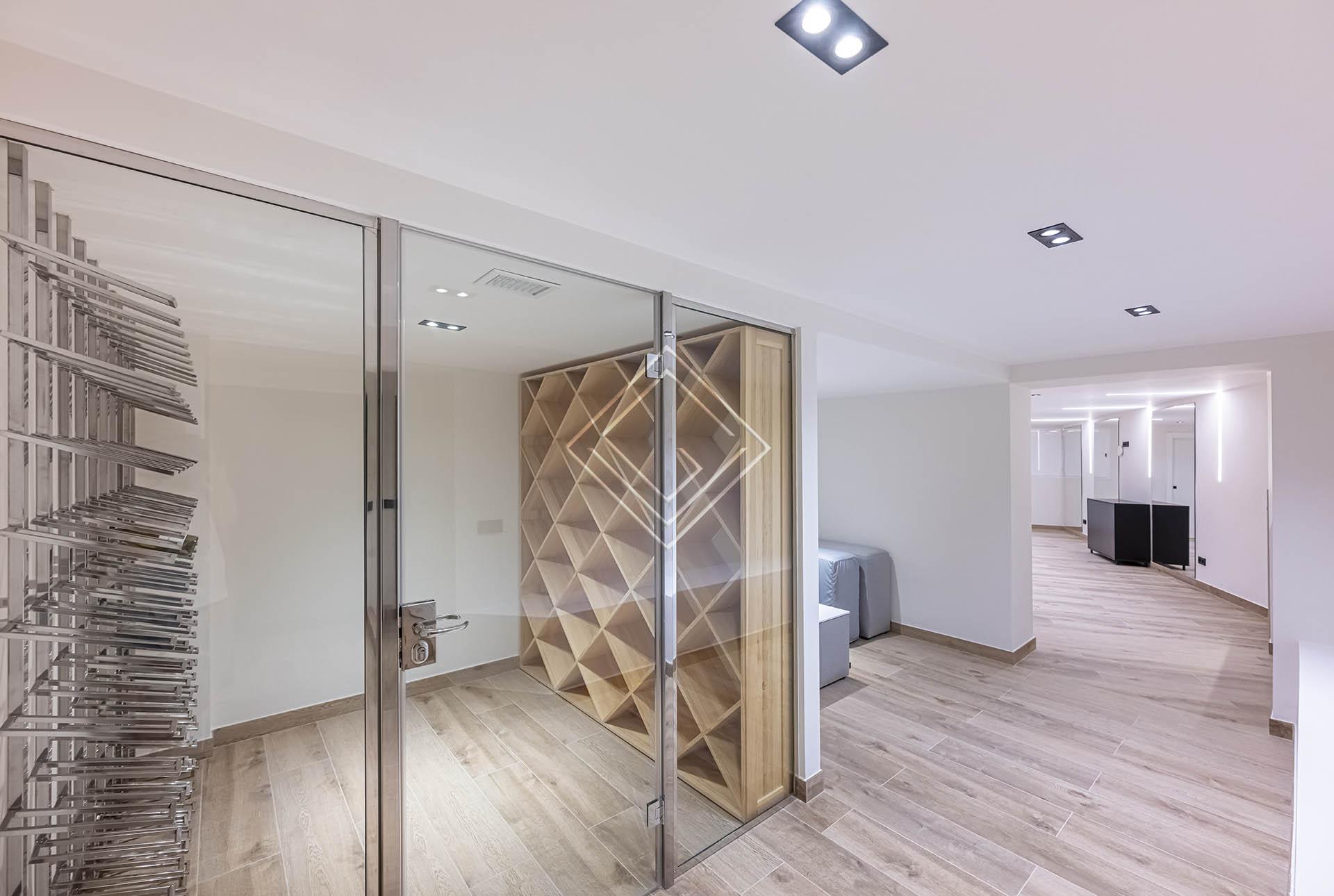 Villa reformada con vistas panorámicas al mar y una privacidad excepcional