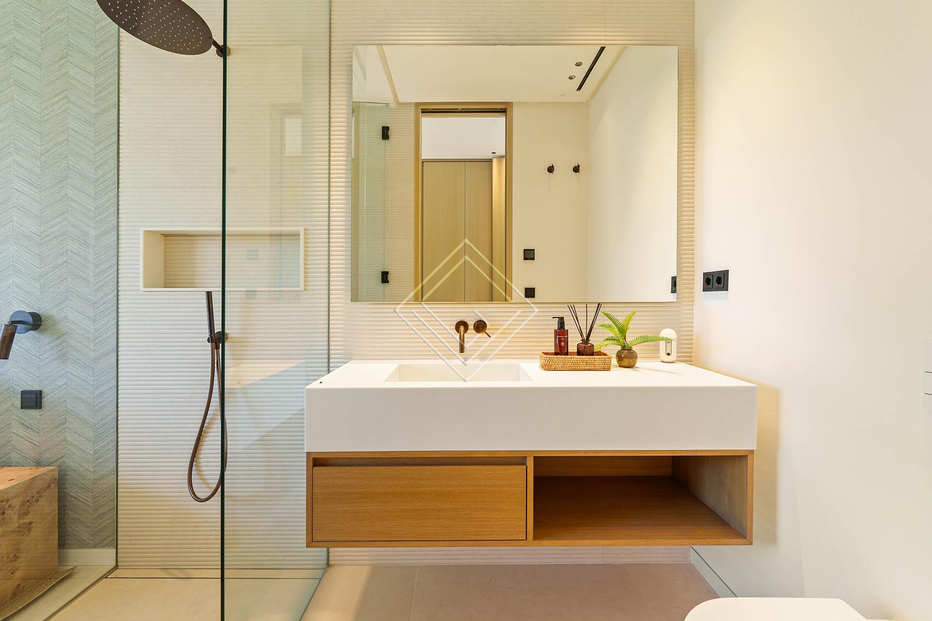 Villa contemporánea de 5 dormitorios con spa (hammam), gimnasio y piscina infinity