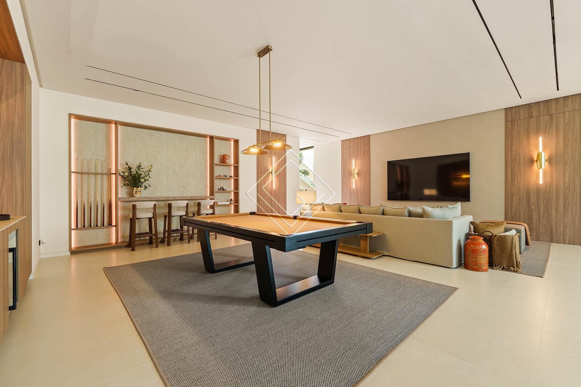 Villa contemporánea de 5 dormitorios con spa (hammam), gimnasio y piscina infinity