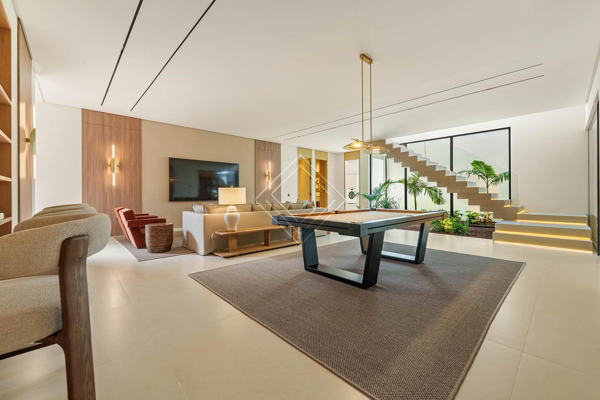 Villa contemporánea de 5 dormitorios con spa (hammam), gimnasio y piscina infinity