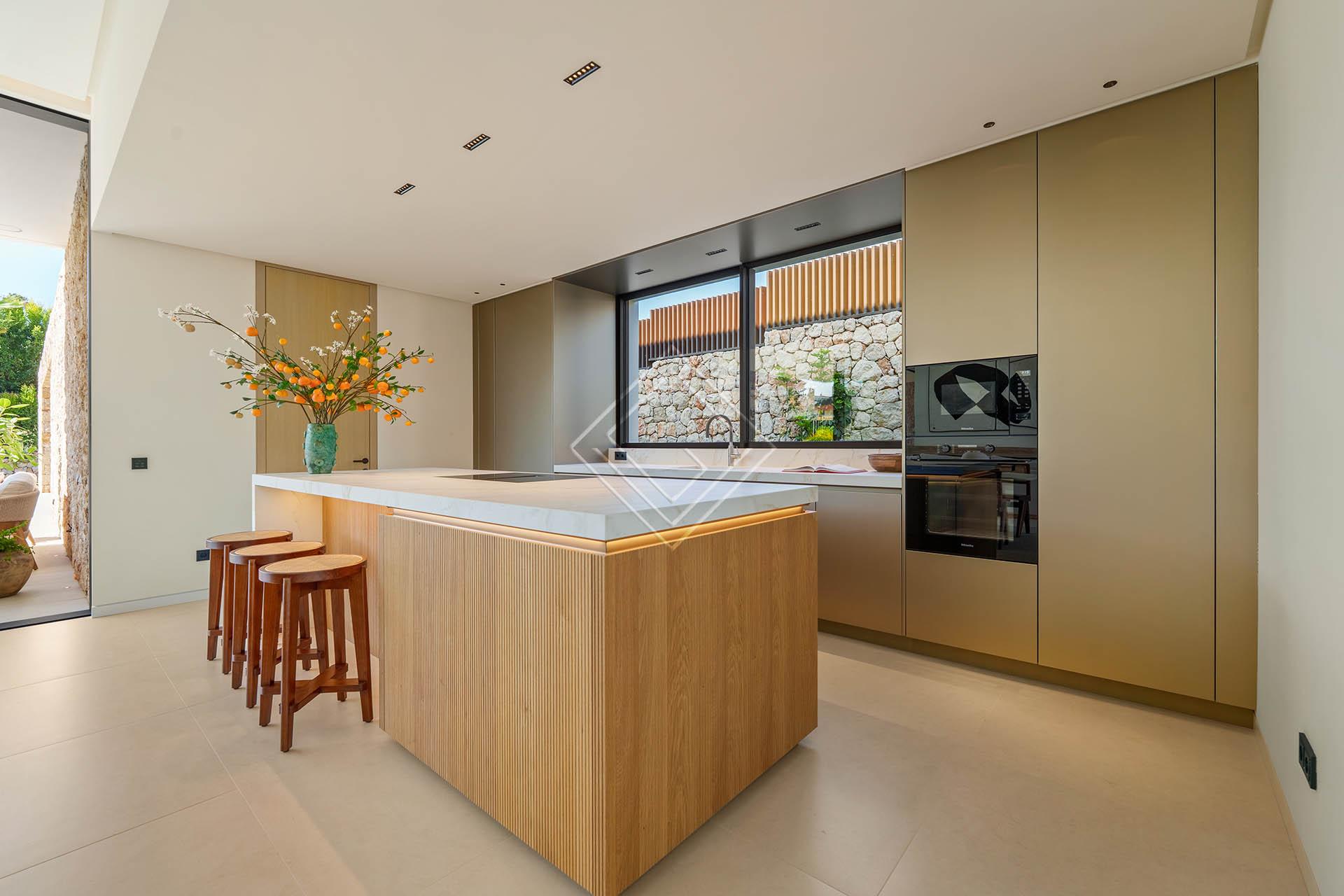 Villa contemporánea de 5 dormitorios con spa (hammam), gimnasio y piscina infinity