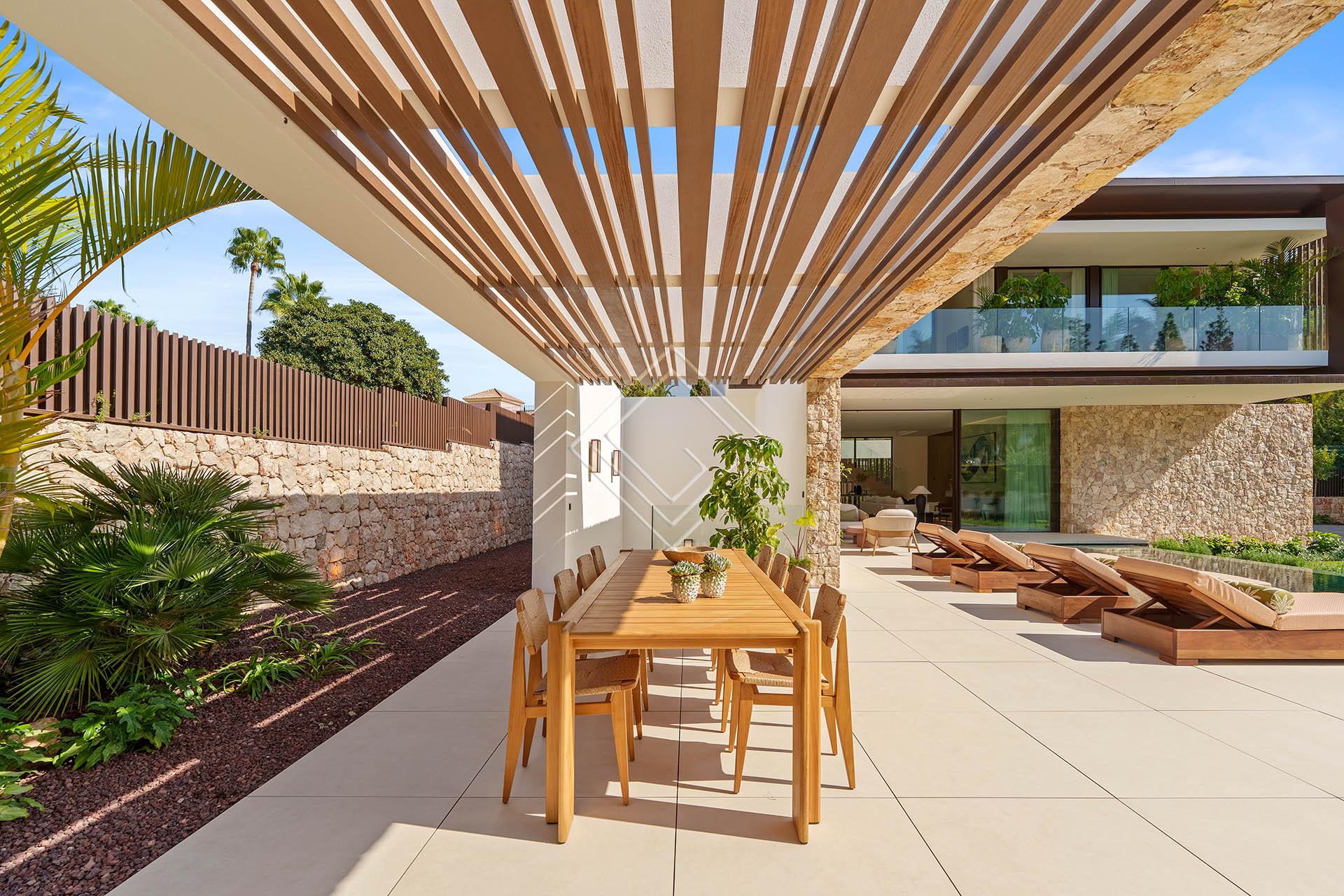 Villa contemporánea de 5 dormitorios con spa (hammam), gimnasio y piscina infinity