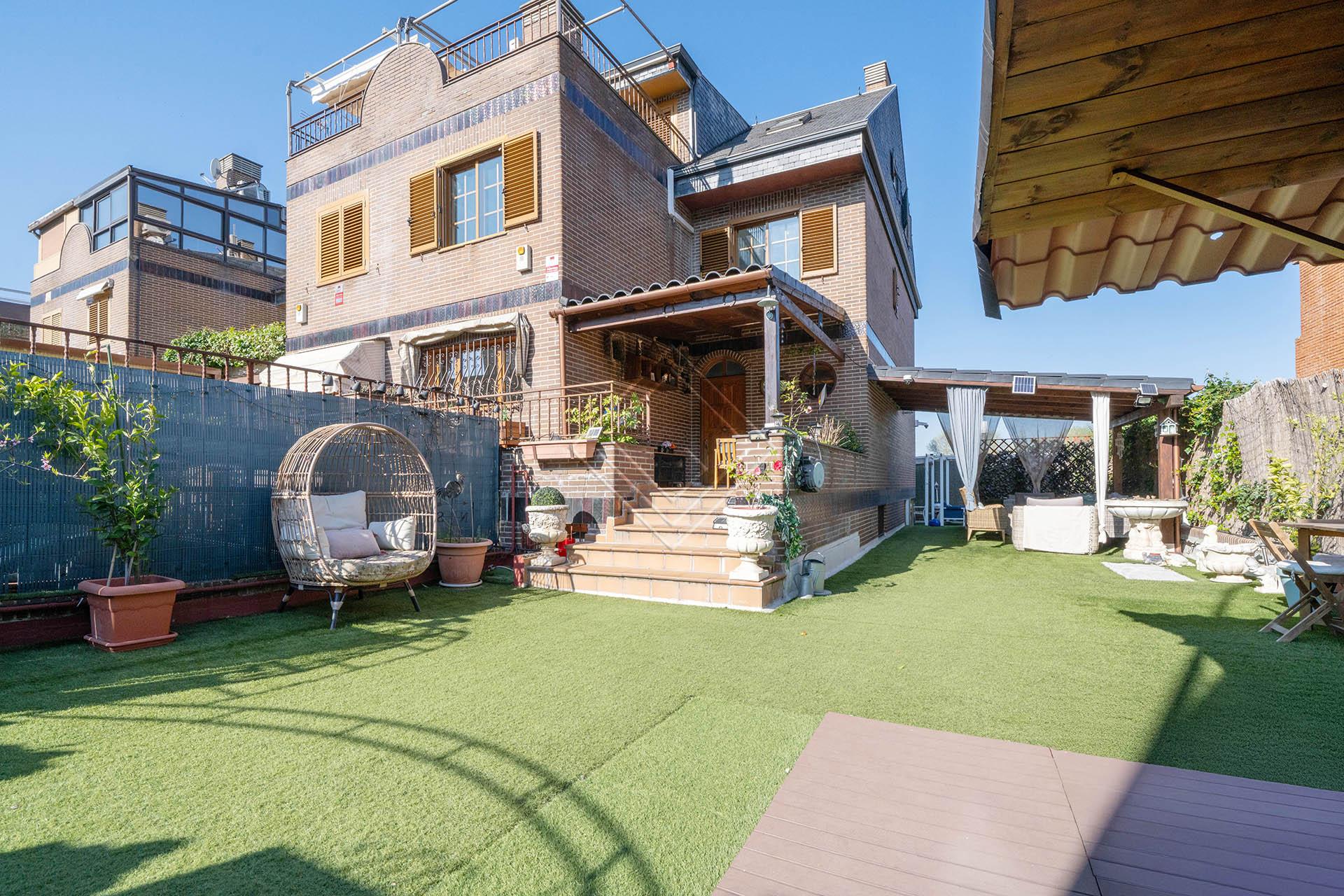 Magnifico pareado en Peñagrande - Imagen 1