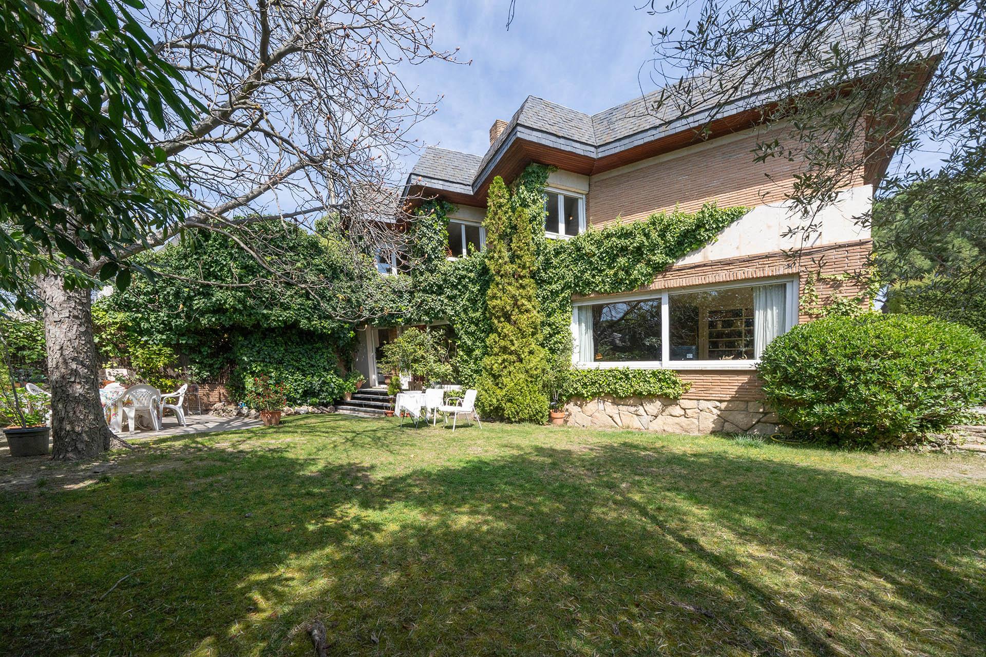 Magnífico pareado en Colonia Diplomáticos - Imagen 1